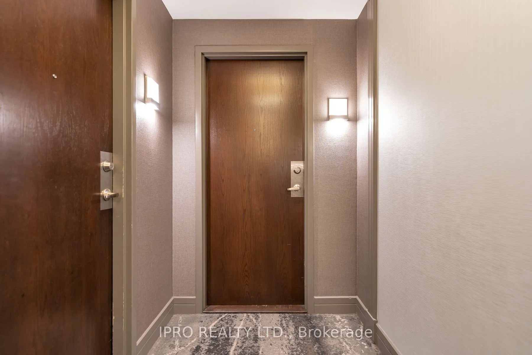 1 Avondale Avenue, #902