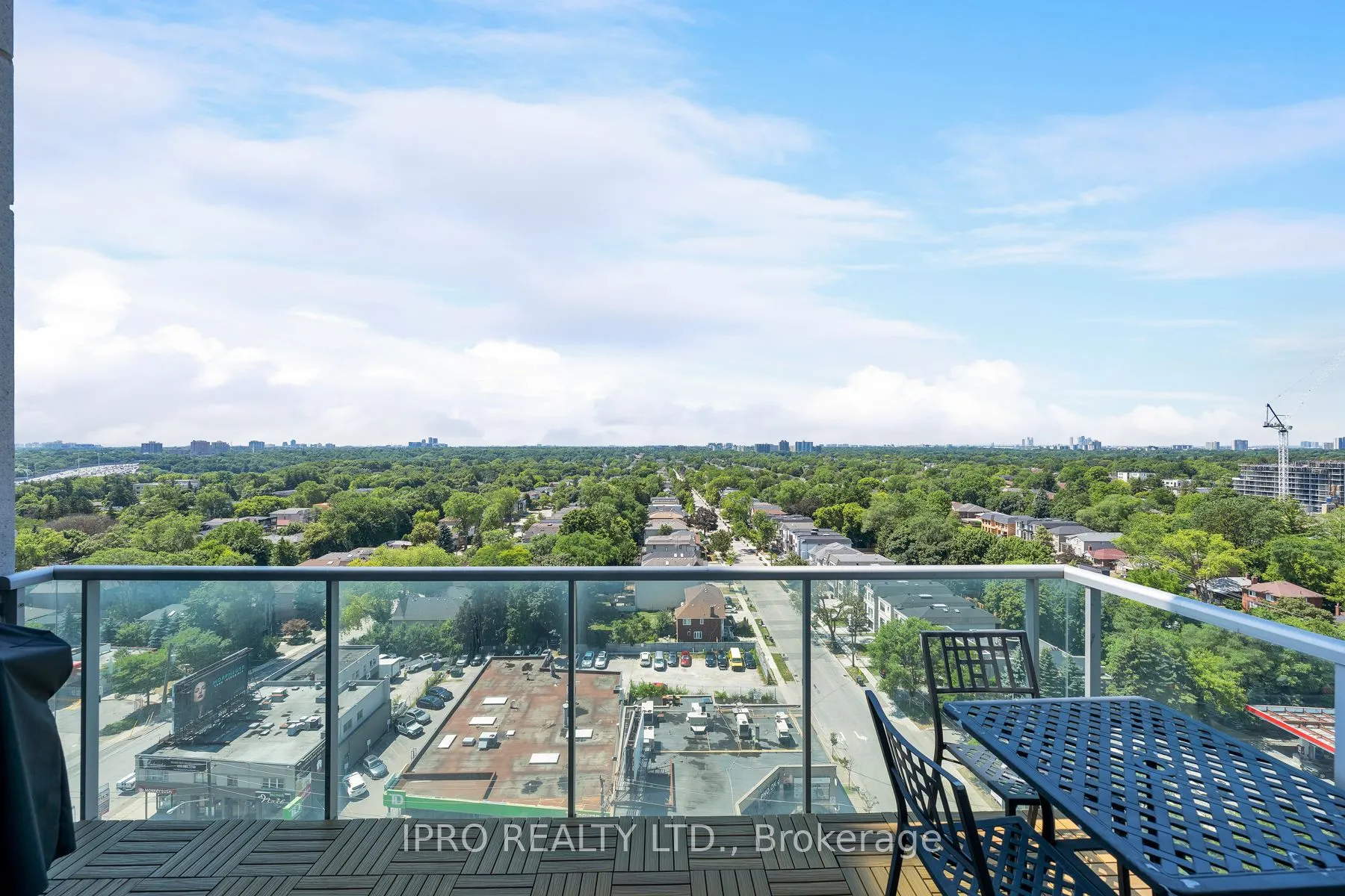 1 Avondale Avenue, #902