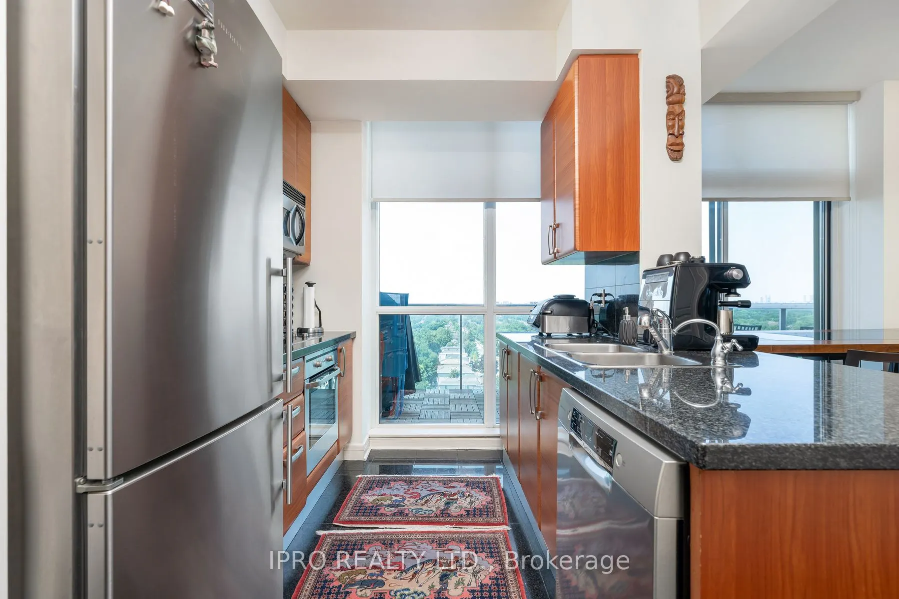1 Avondale Avenue, #902