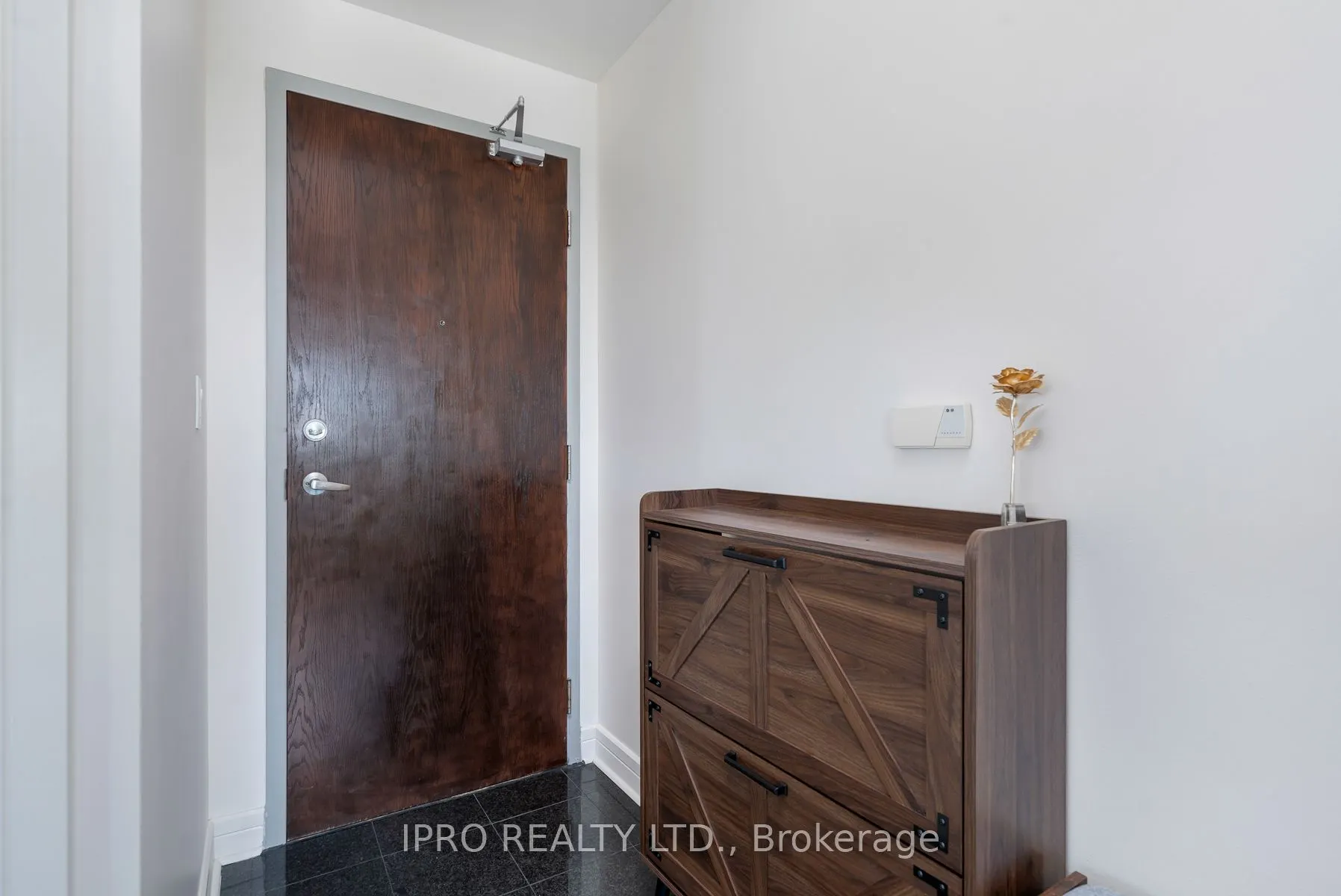 1 Avondale Avenue, #902