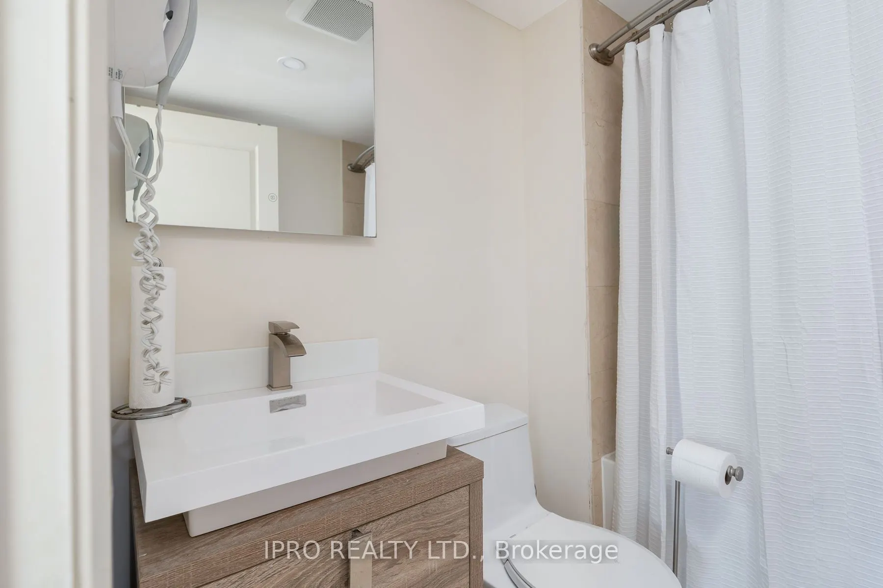 1 Avondale Avenue, #902