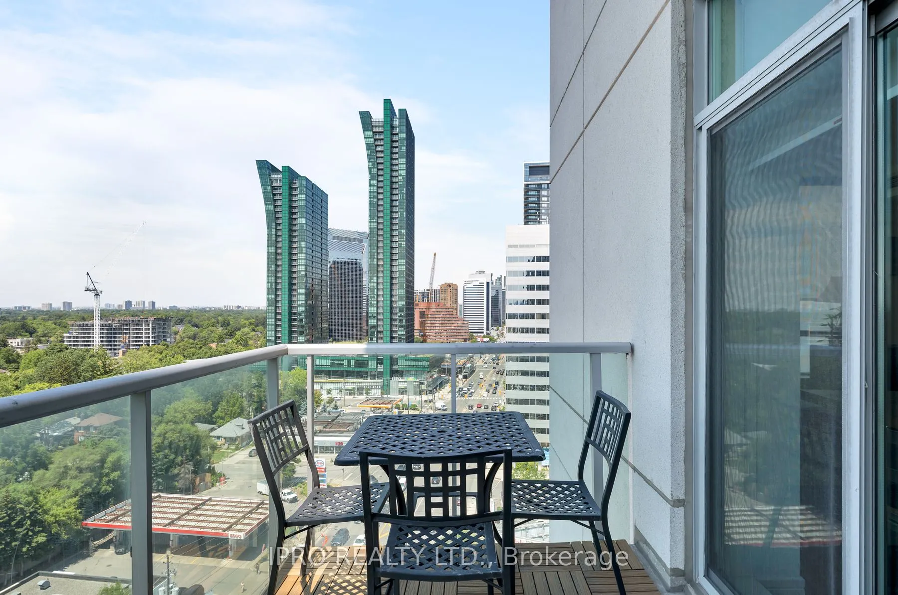 1 Avondale Avenue, #902