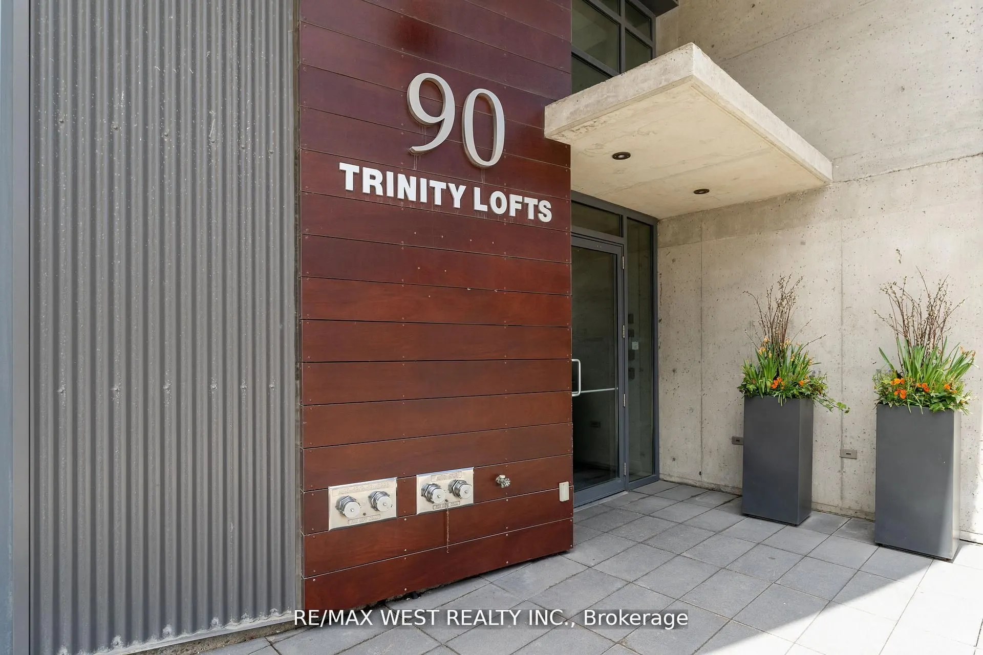 90 Trinity Street #303