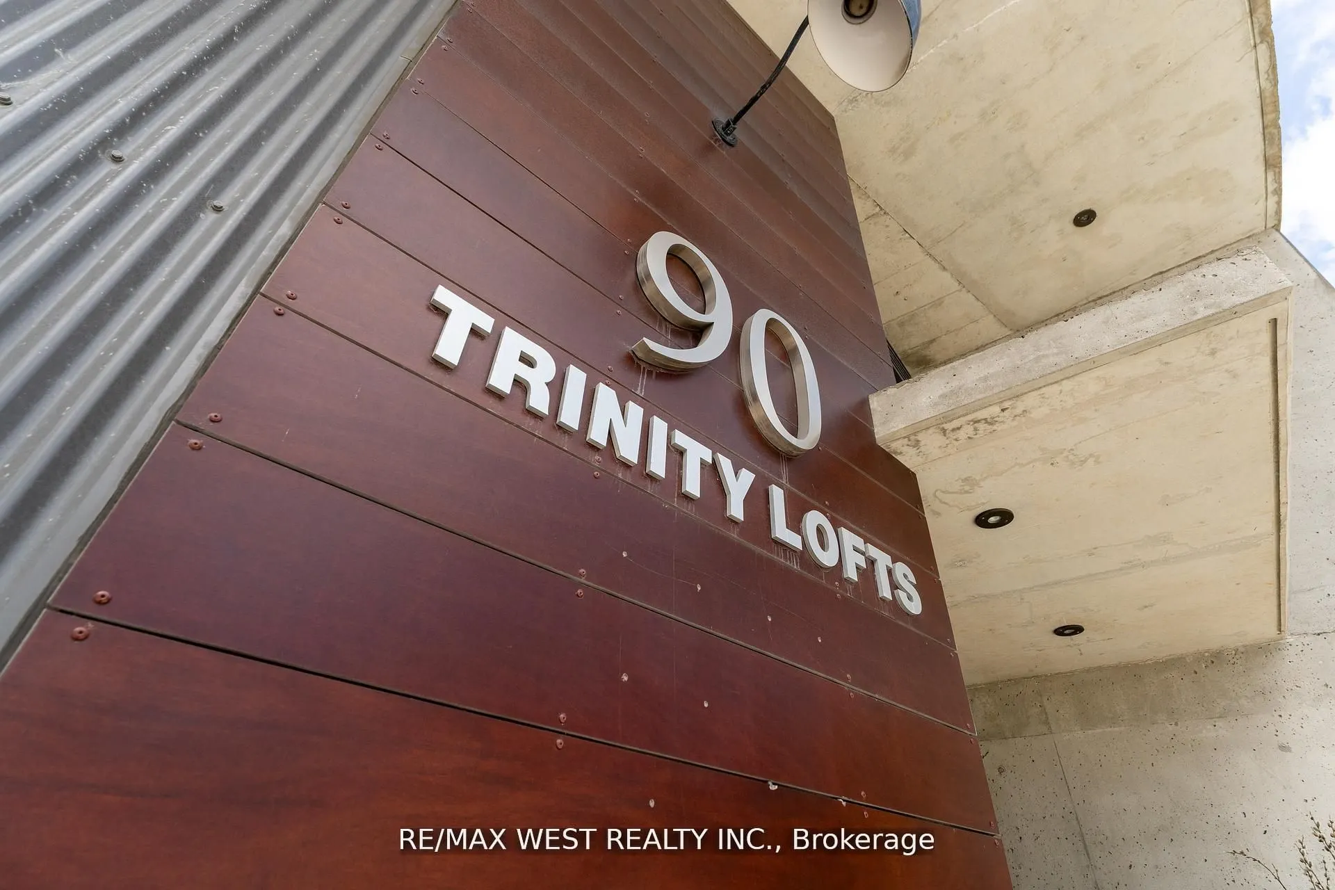 90 Trinity Street #303