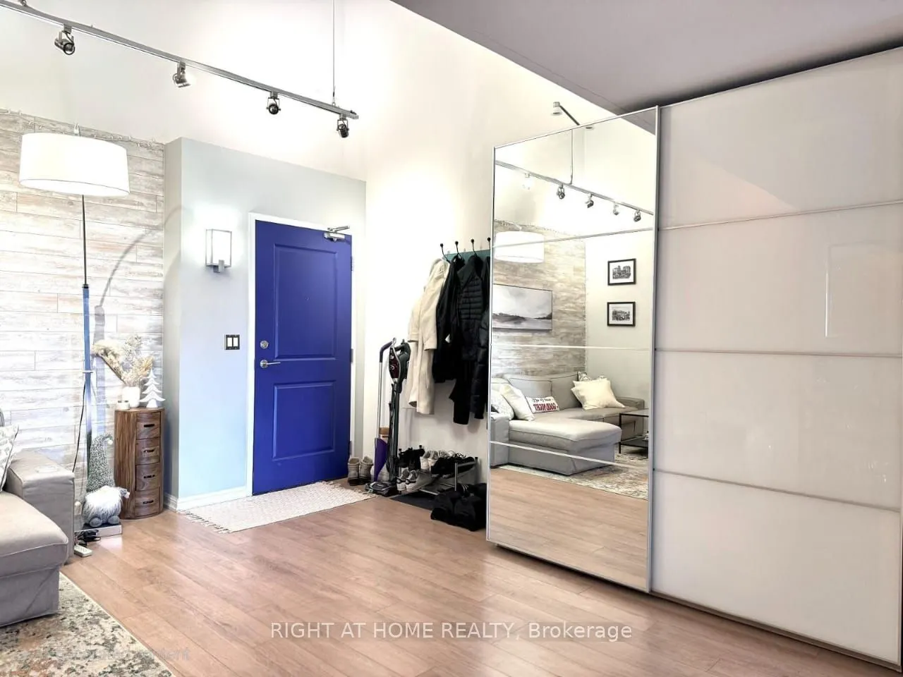 125 Western Battery Road W, #214