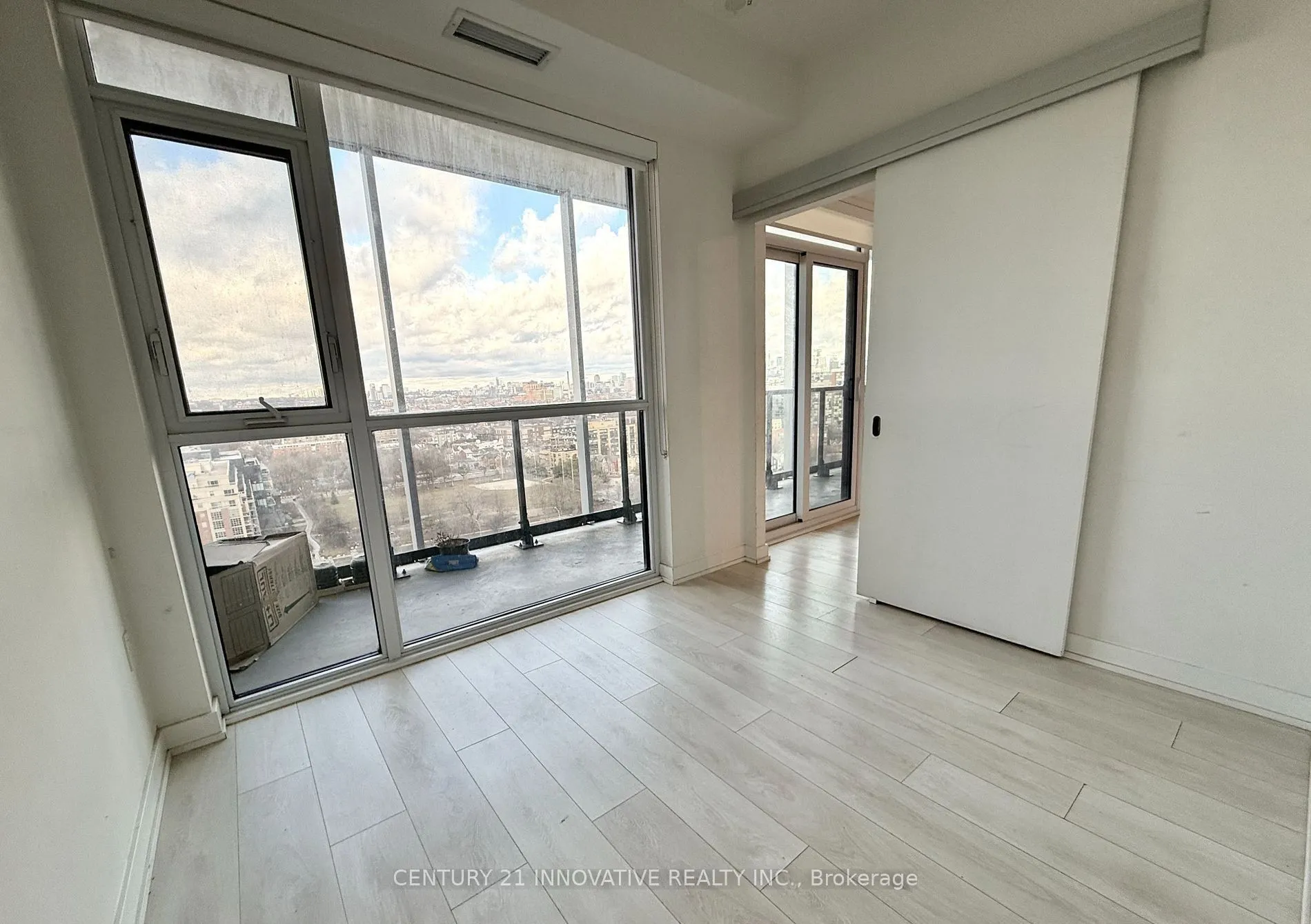 30 Ordnance Street, #1607