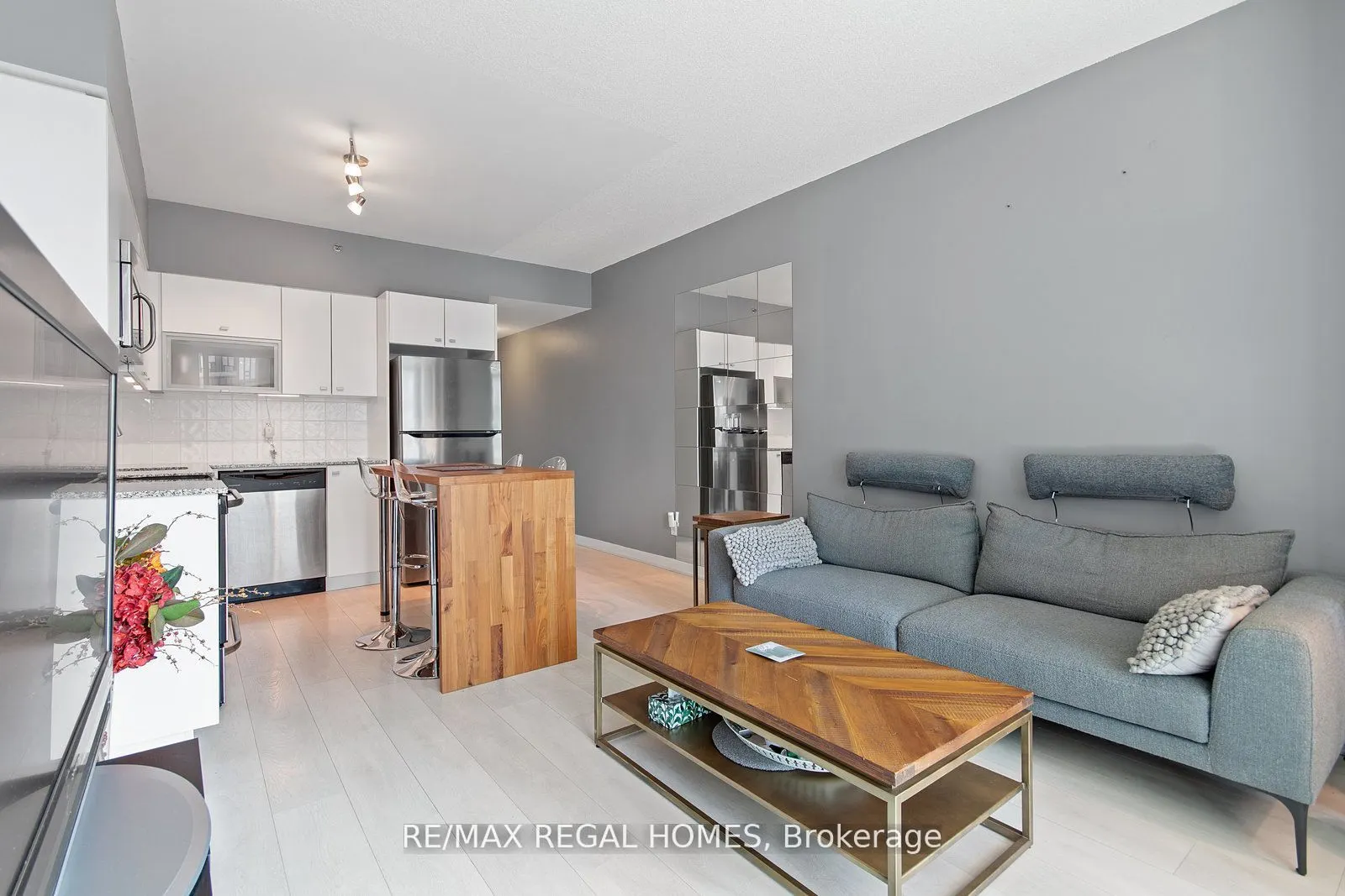 69 Lynn Williams Street, #806