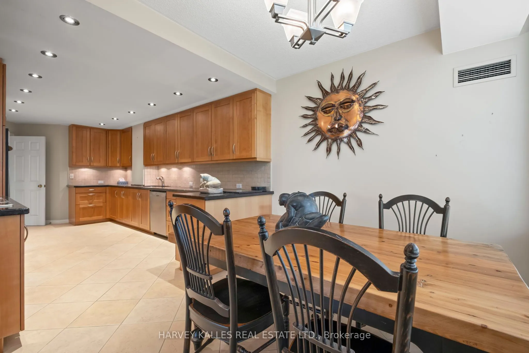 2900 Yonge Street, #702