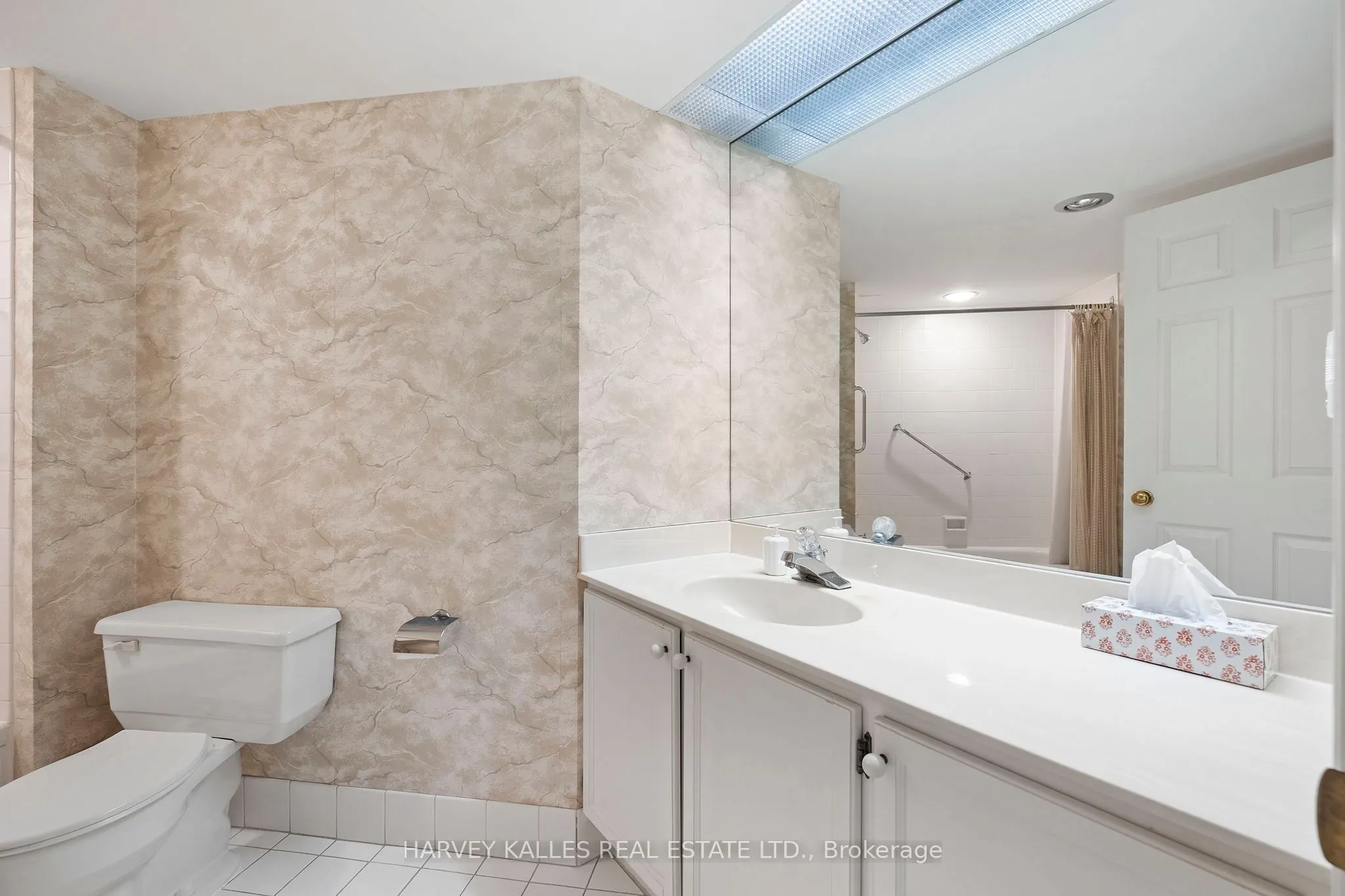 2900 Yonge Street, #702
