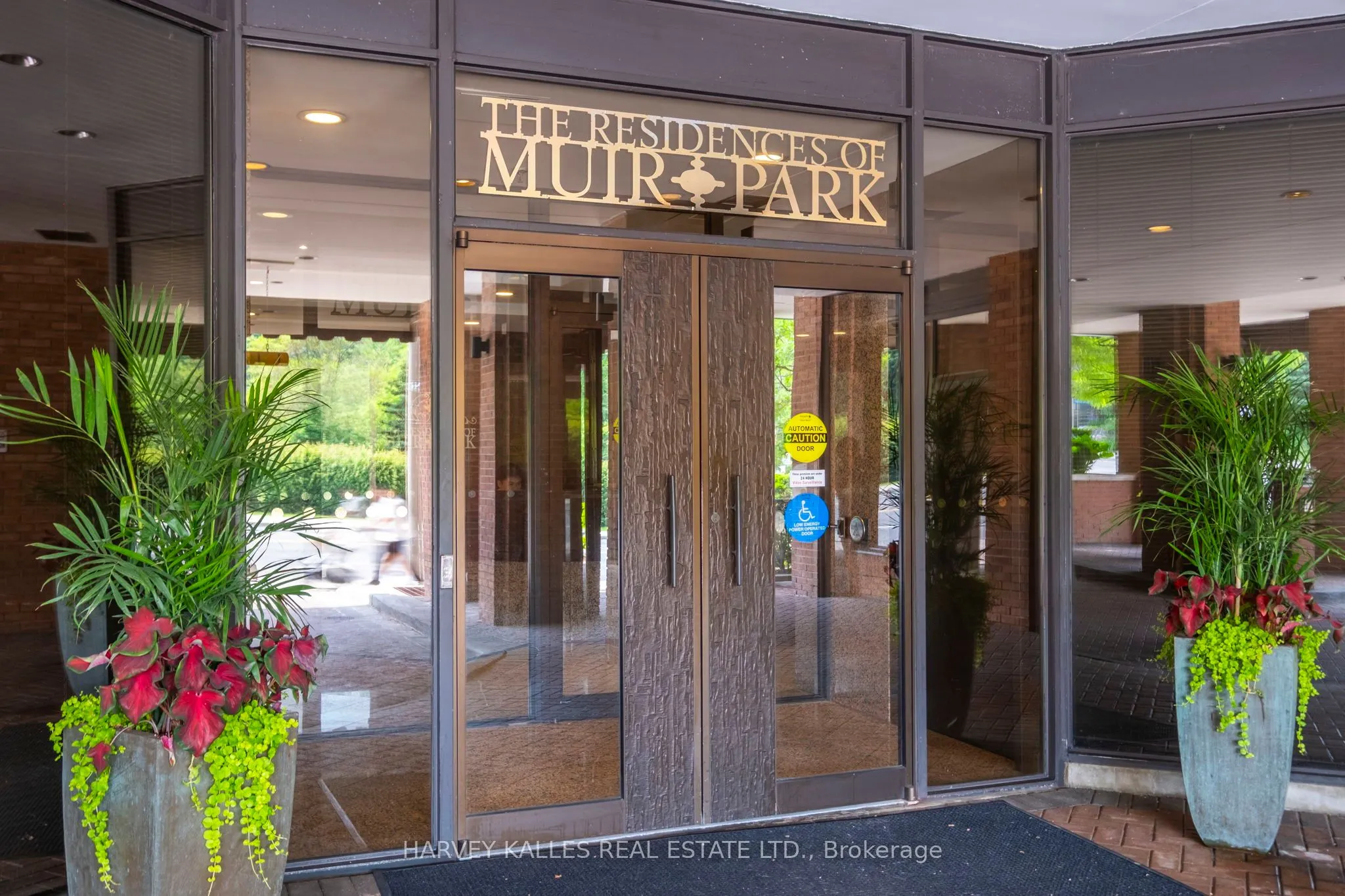2900 Yonge Street, #702