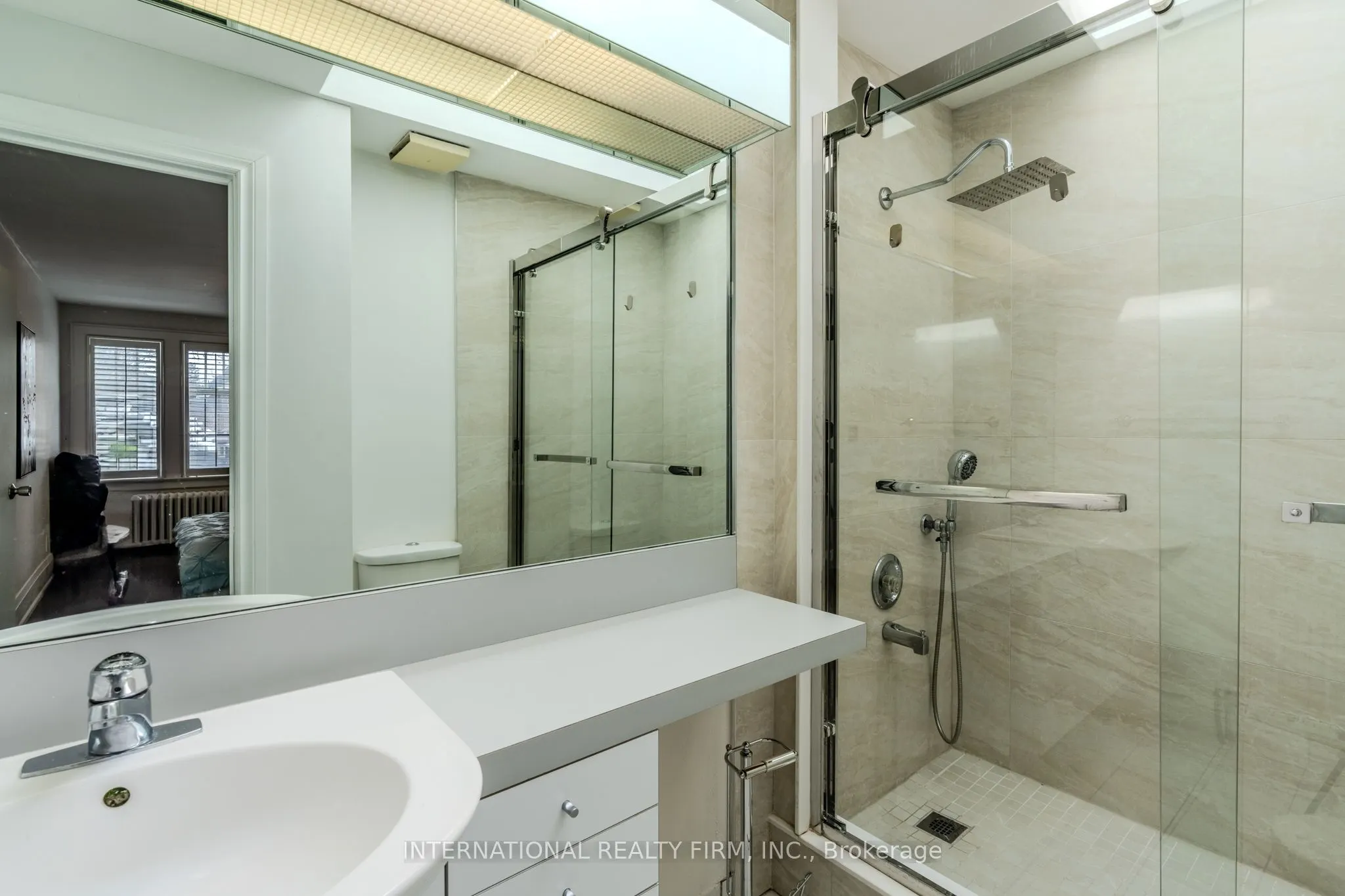 47 Maxwell Avenue, #MainSecondFloors