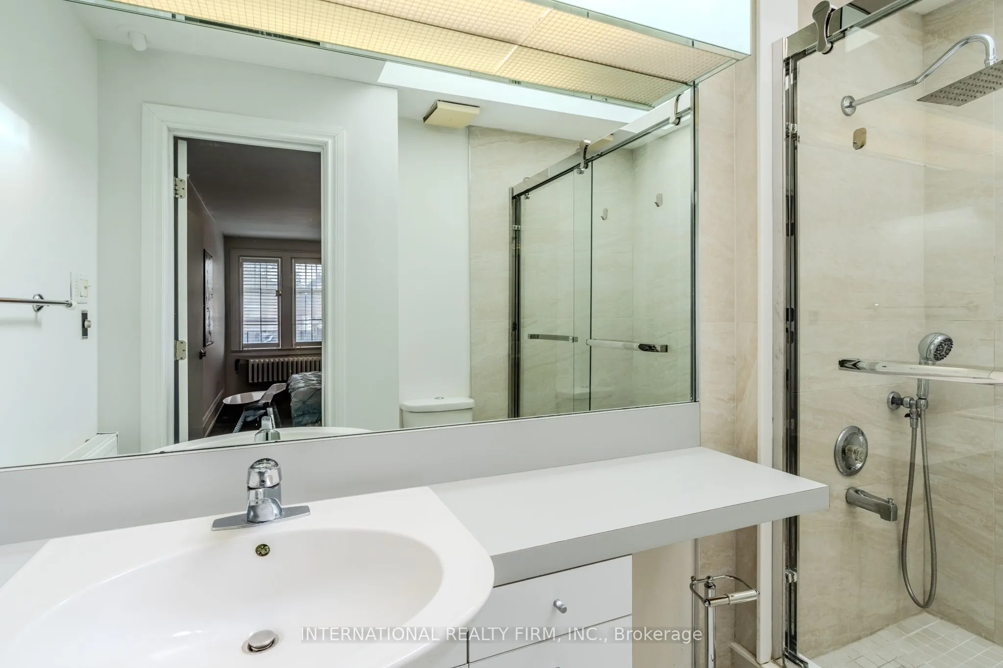 47 Maxwell Avenue, #MainSecondFloors