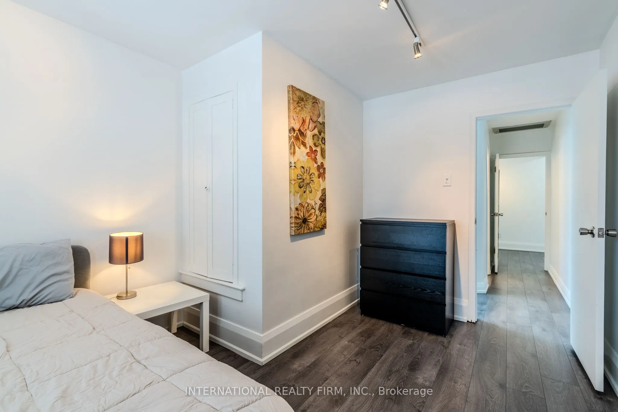 47 Maxwell Avenue, #MainSecondFloors