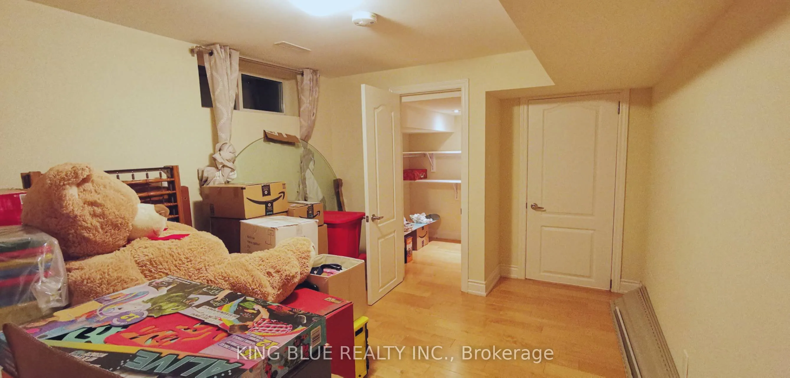 9 Denlow Boulevard