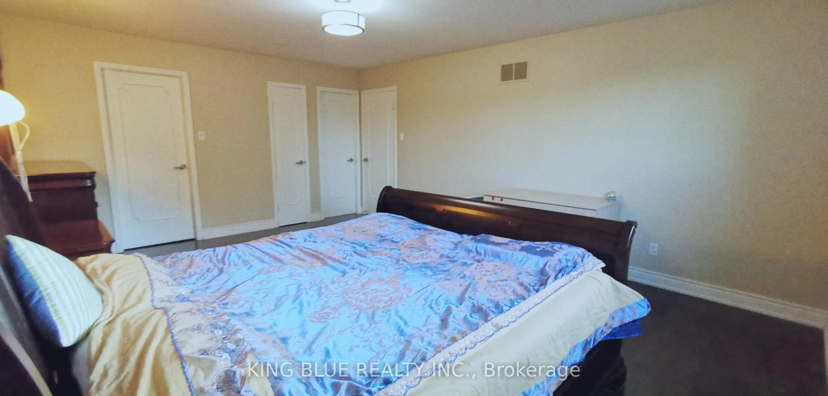 9 Denlow Boulevard
