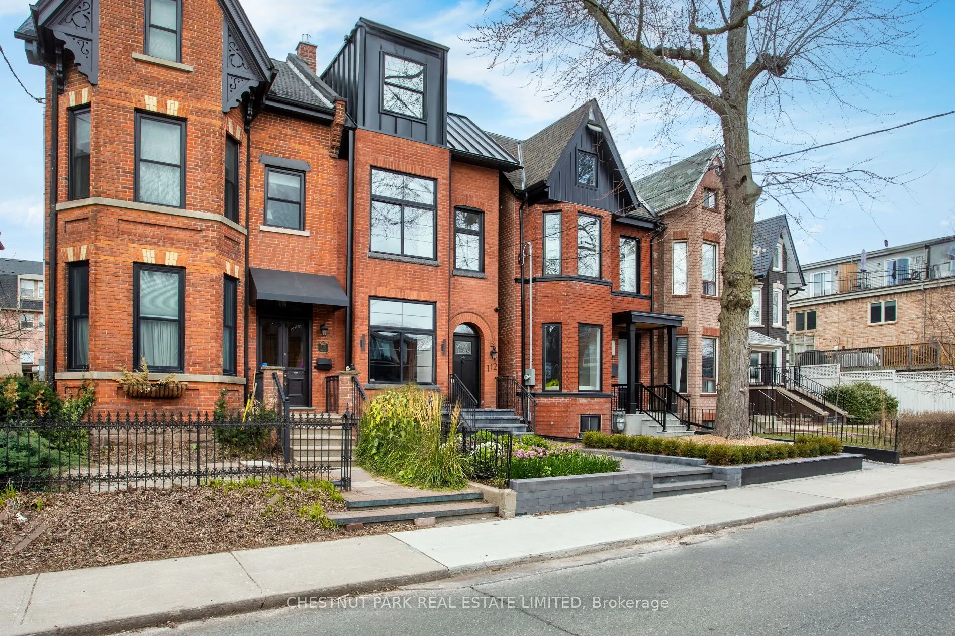 112 Givins Street