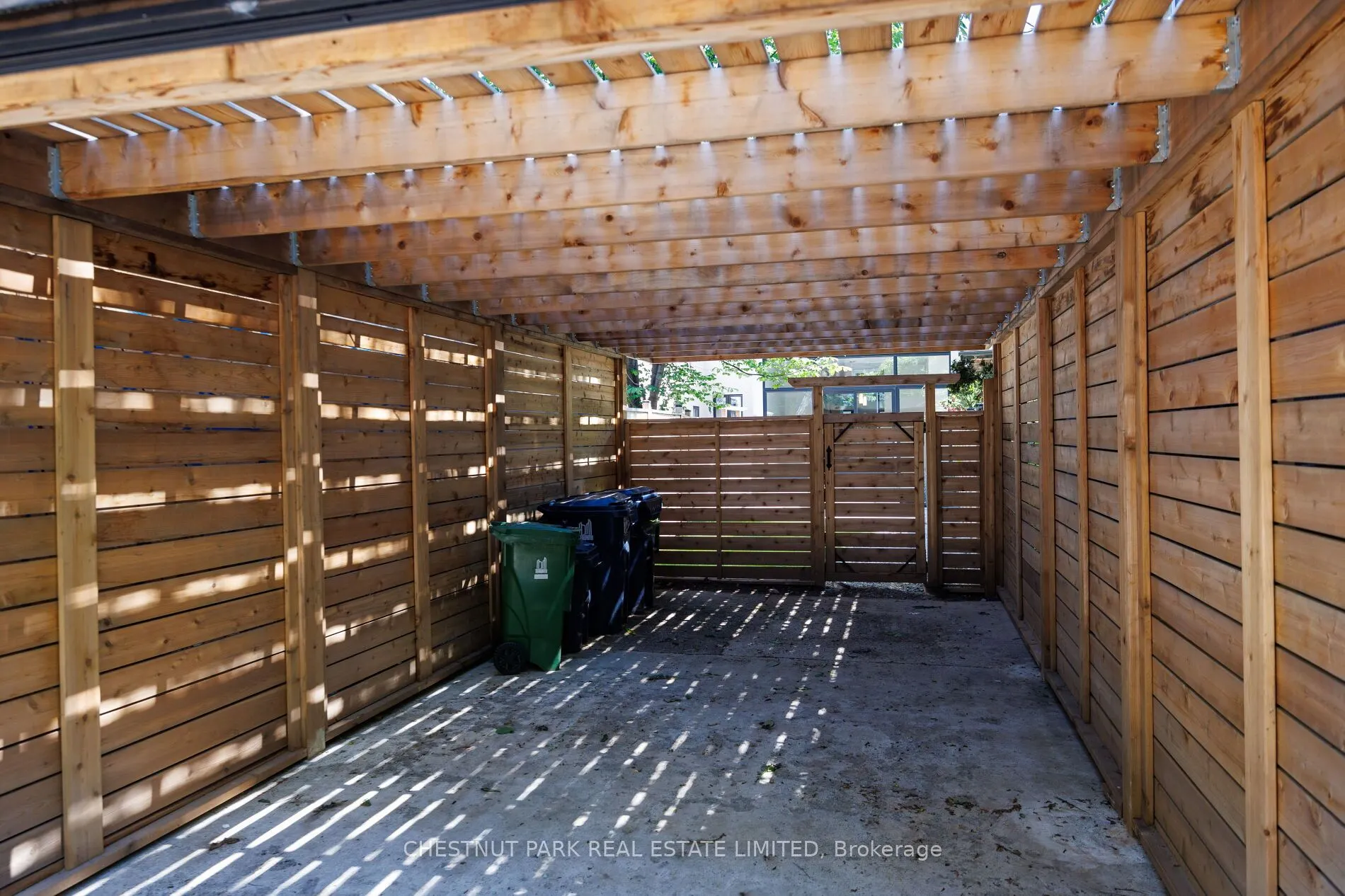 112 Givins Street