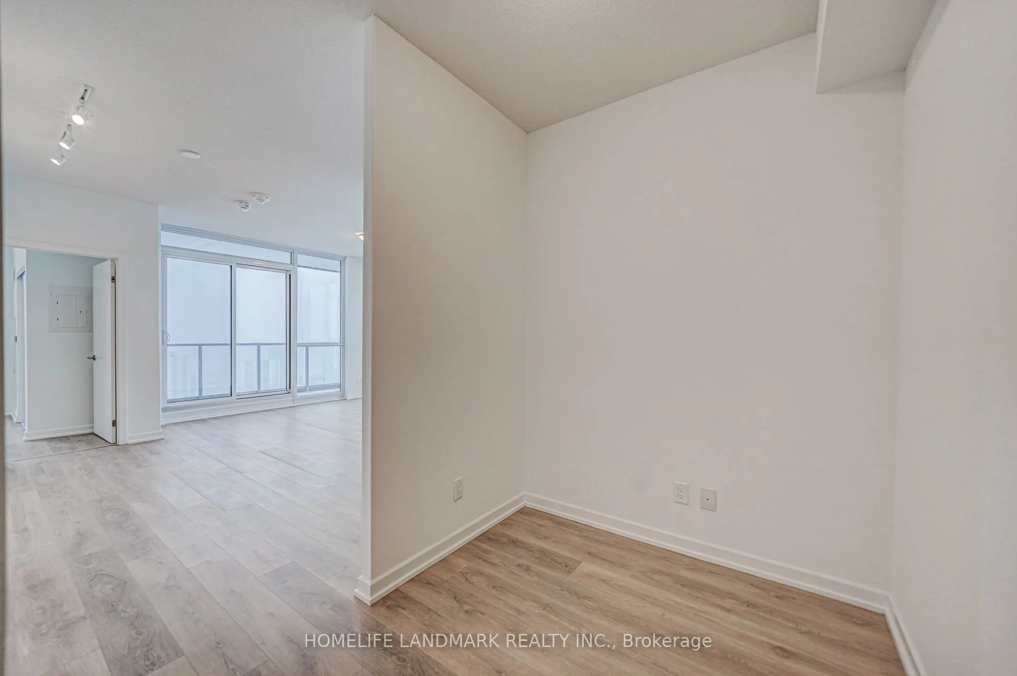 32 Forest Manor Road, #2710