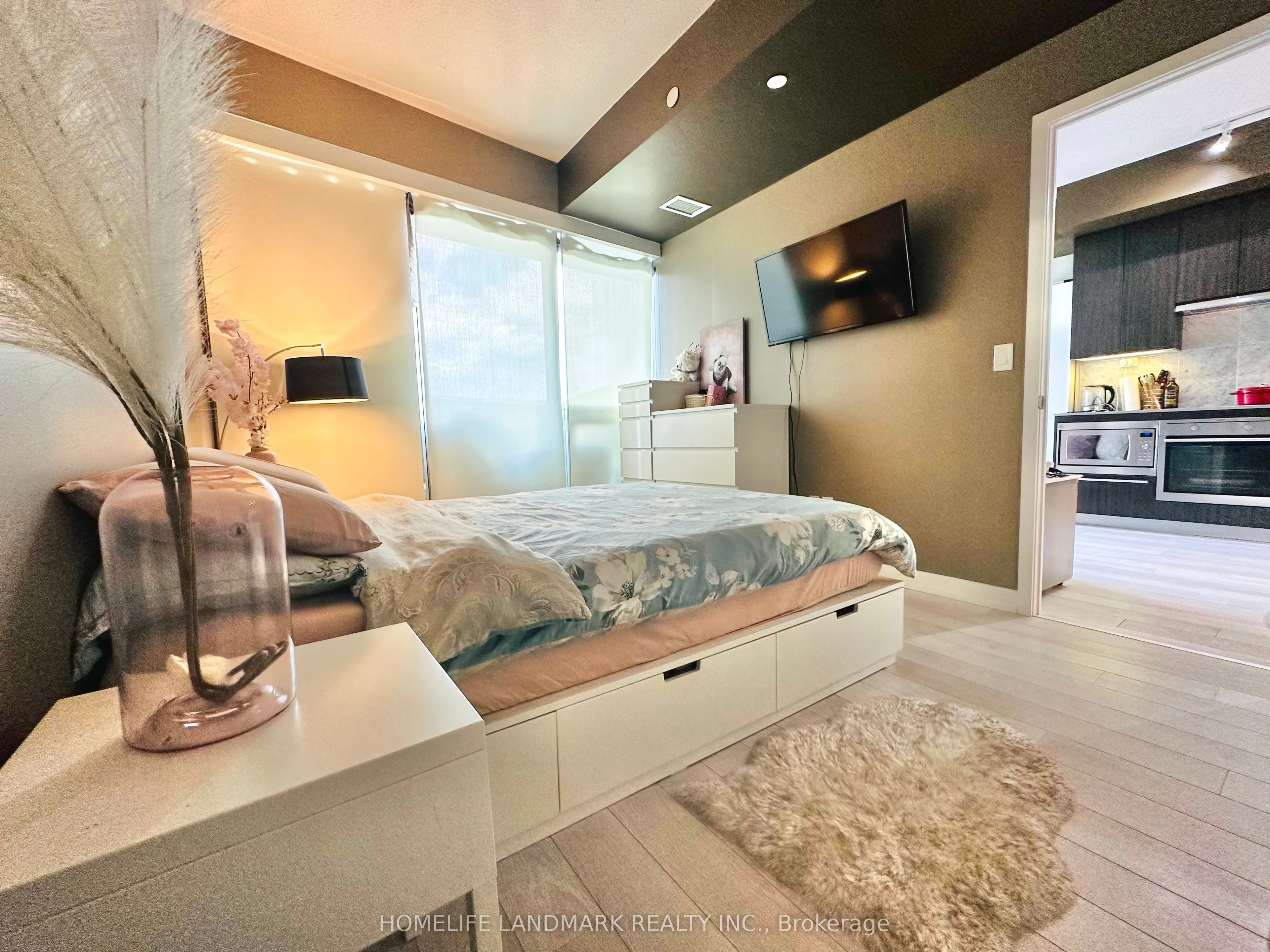 115 McMahon Drive, #209