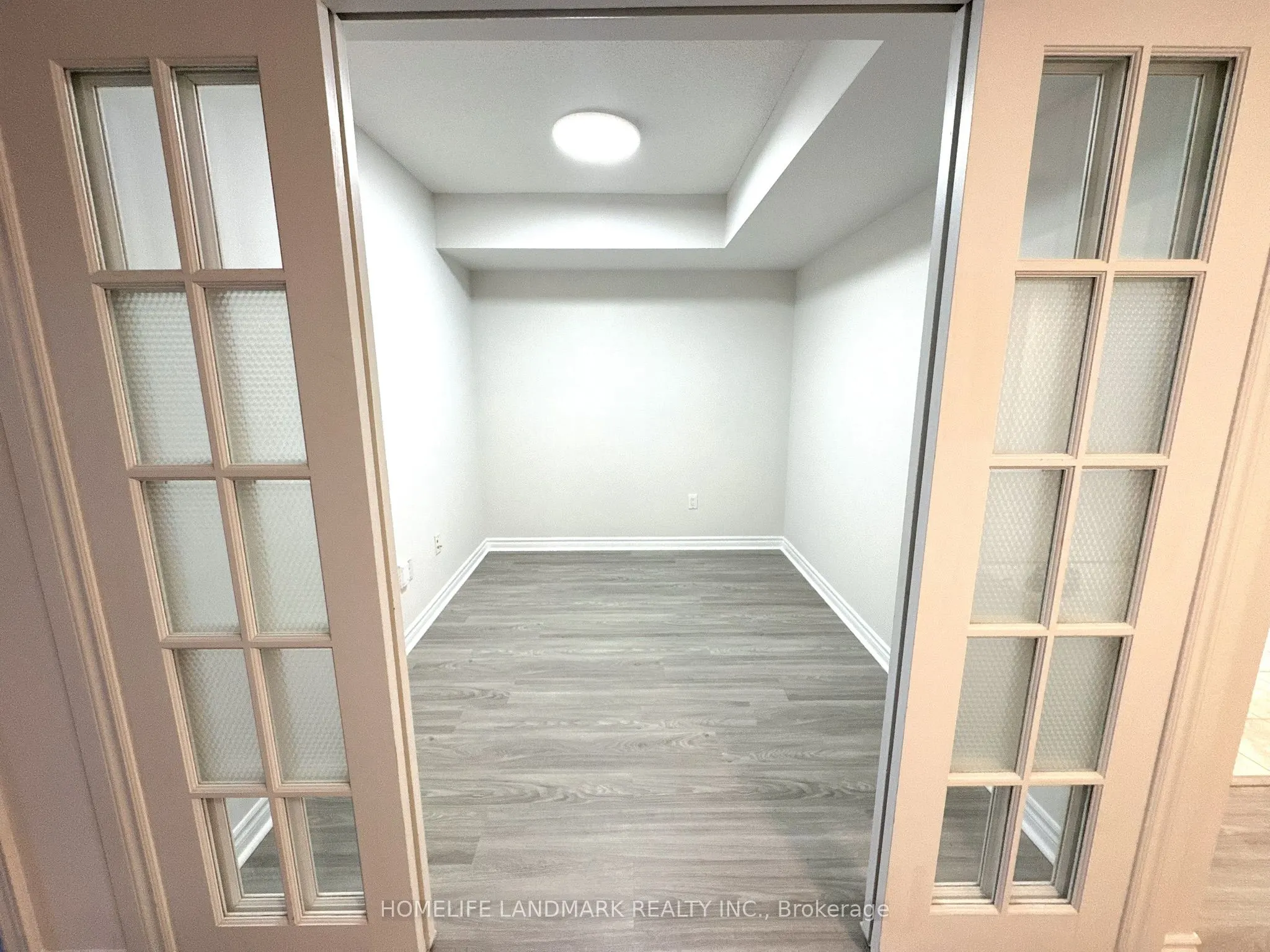 18 Sommerset Way, #511
