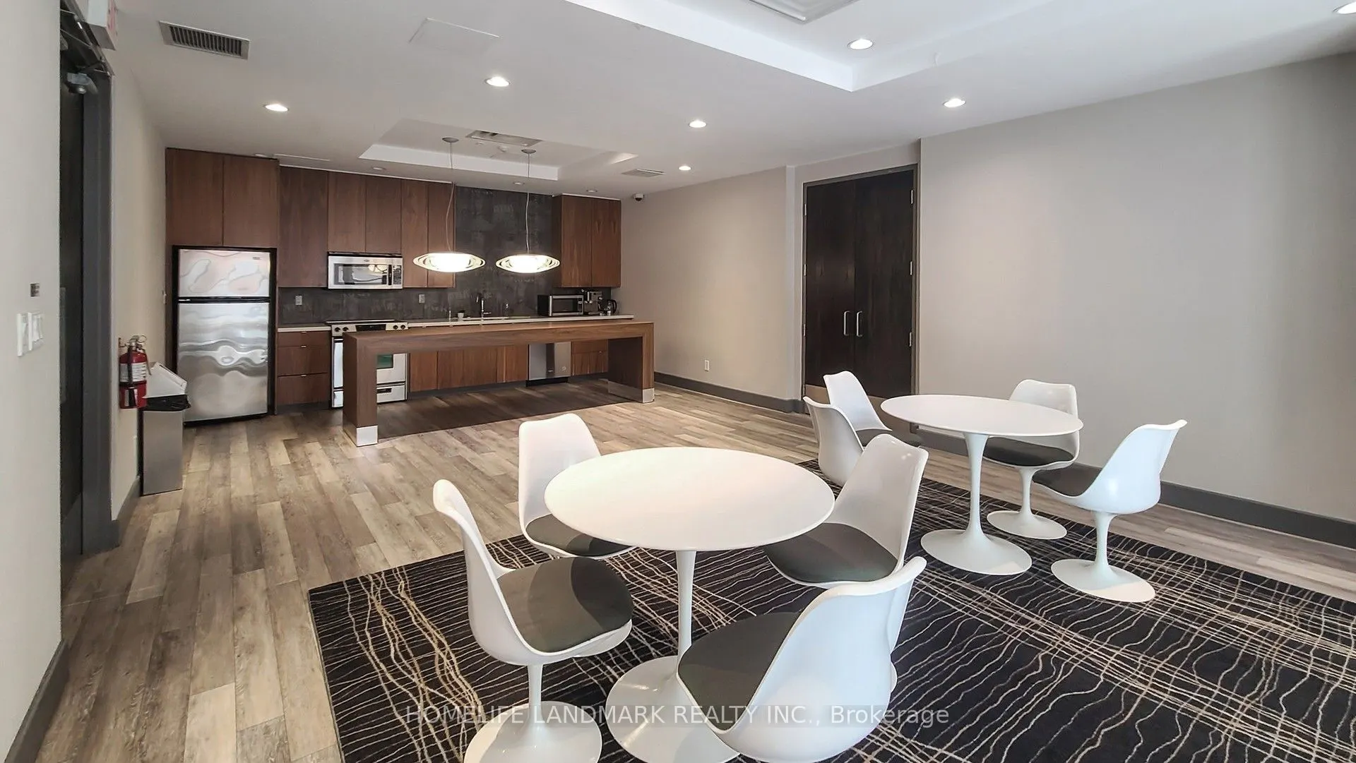23 Brant Street, #712