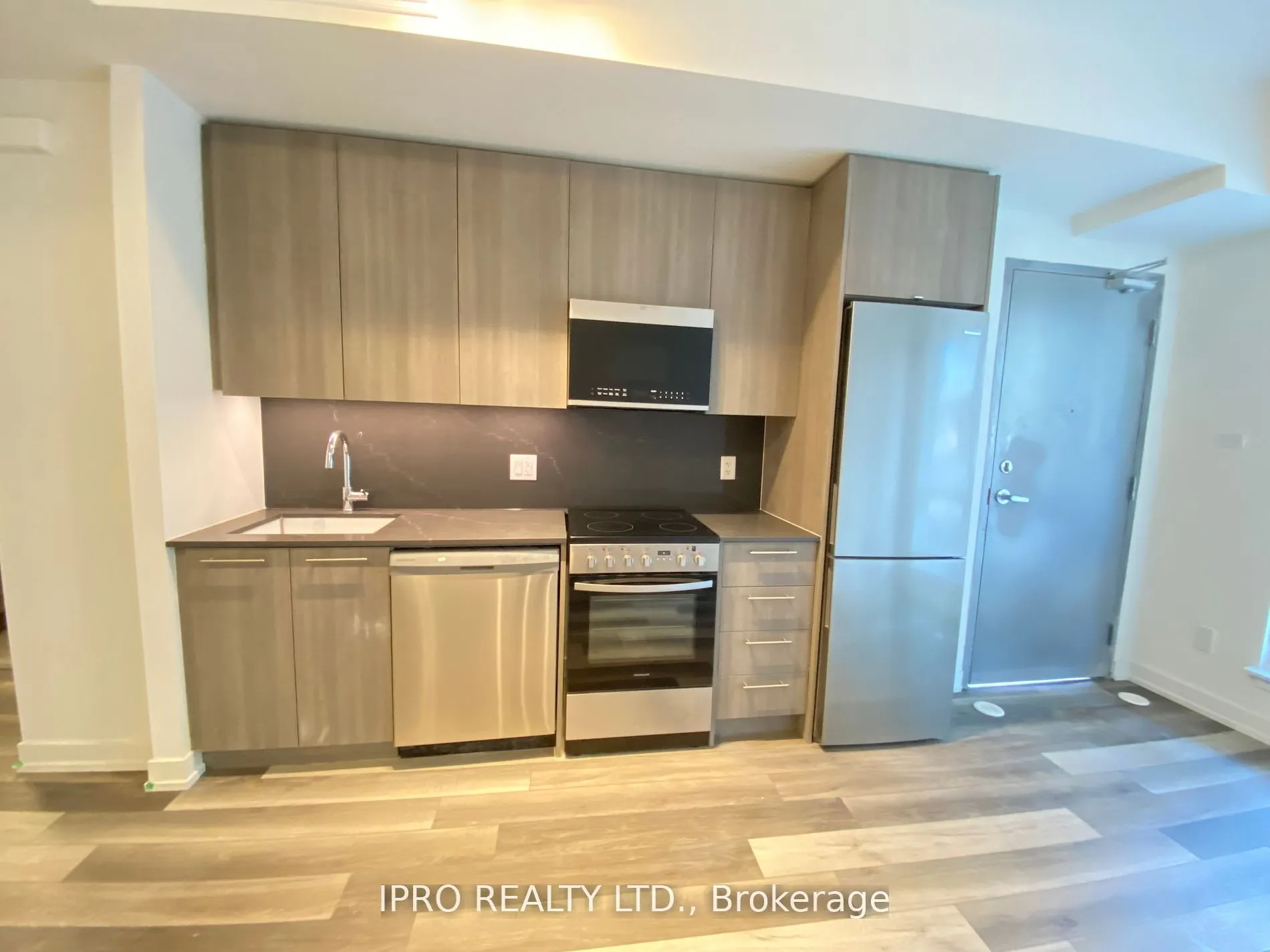 851 Sheppard Avenue W, #33