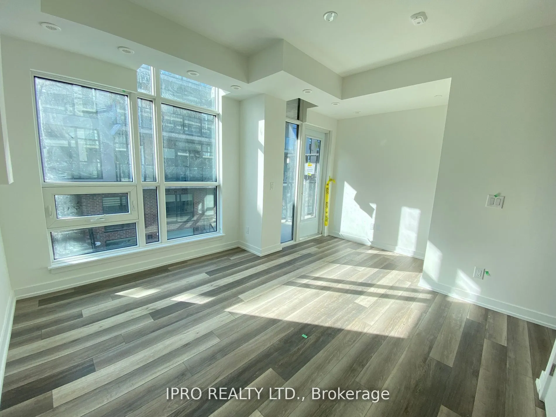 851 Sheppard Avenue W, #33