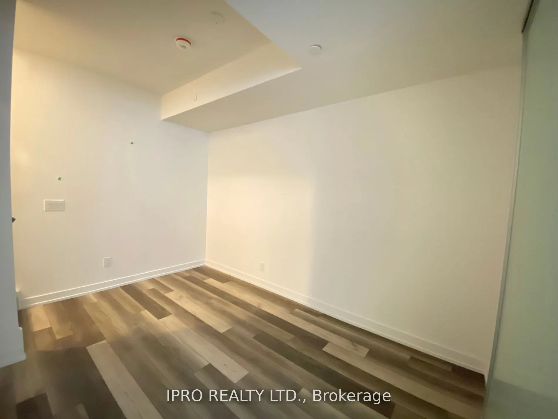 851 Sheppard Avenue W, #33
