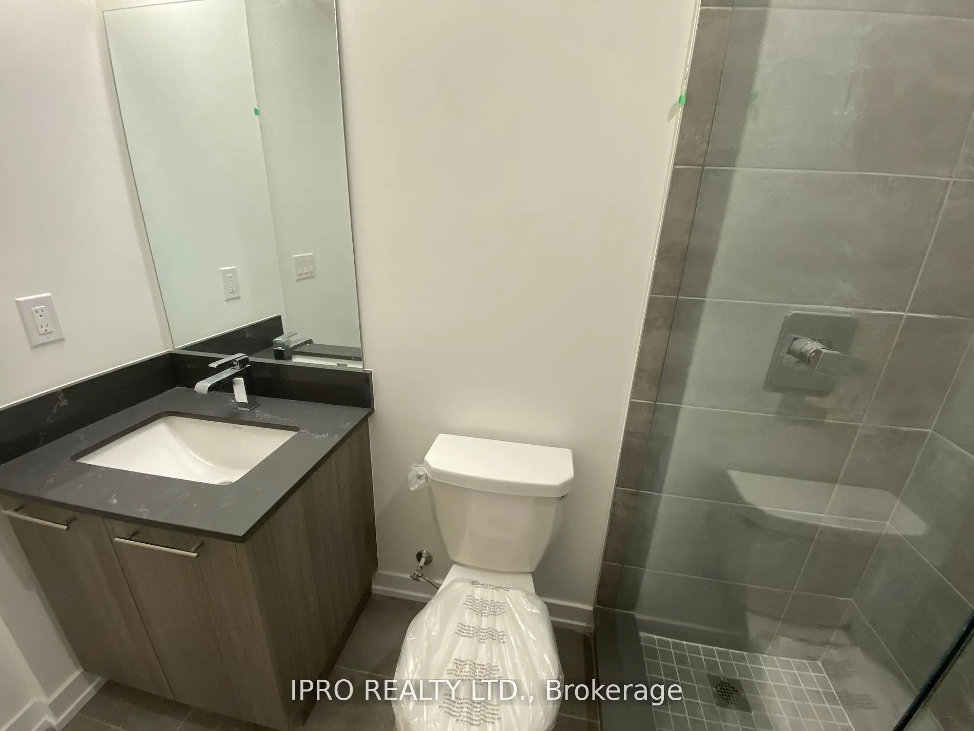 851 Sheppard Avenue W, #33