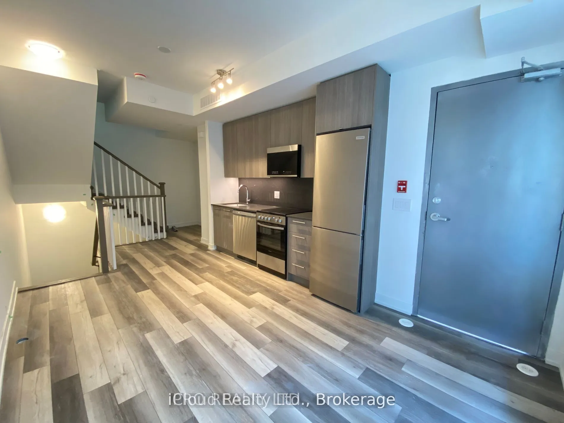 851 Sheppard Avenue W, #33