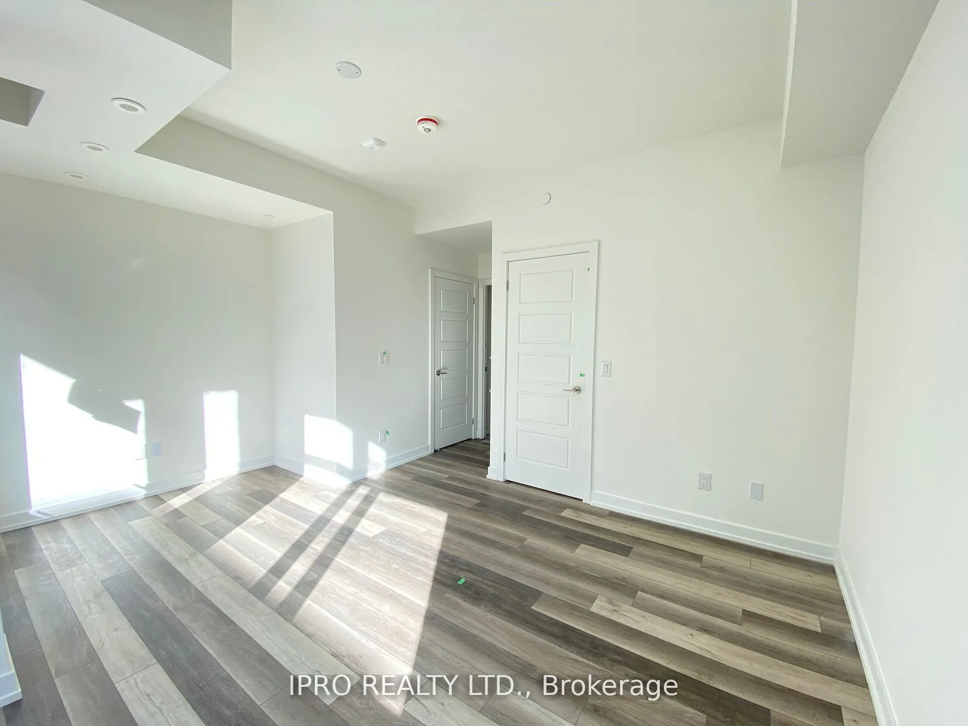 851 Sheppard Avenue W, #33