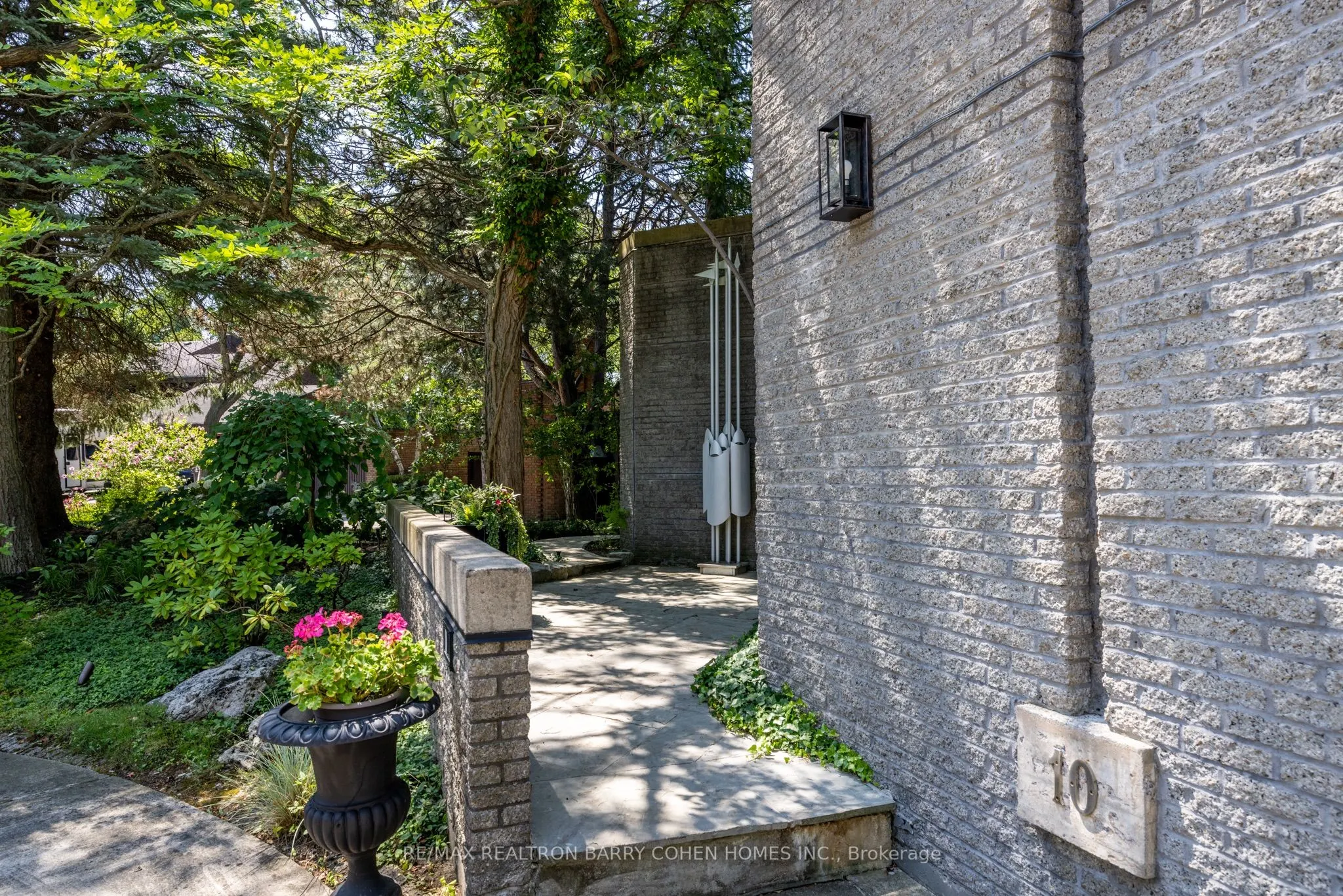 10 Penwood Crescent