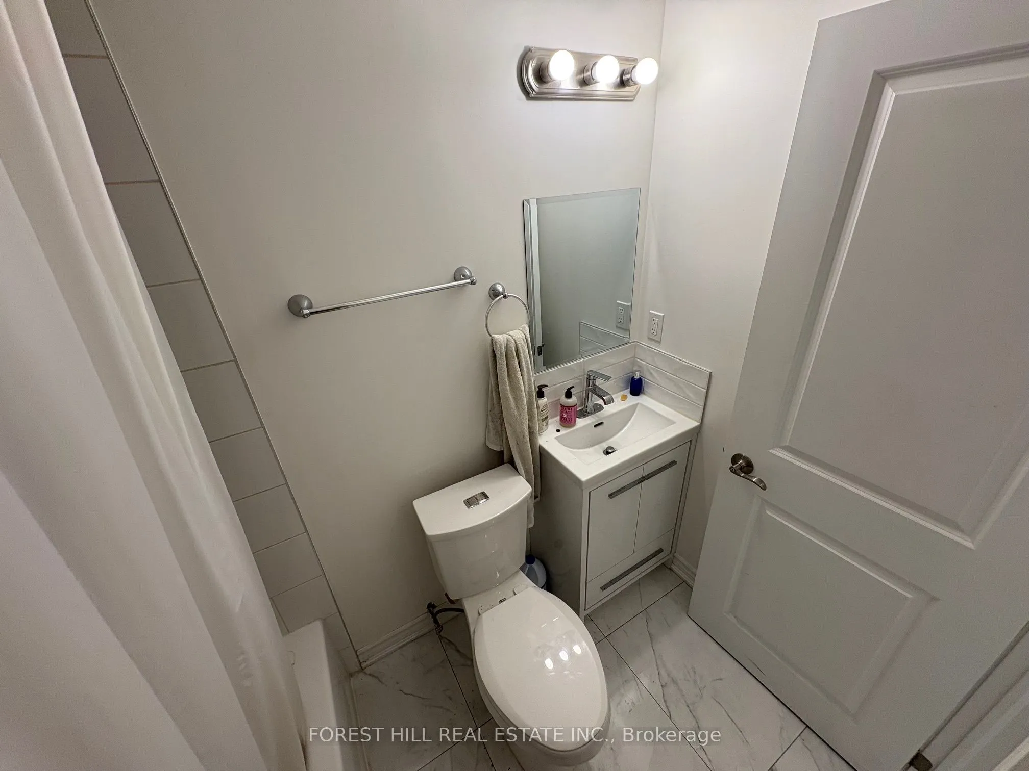 756 Queen Street W, #B