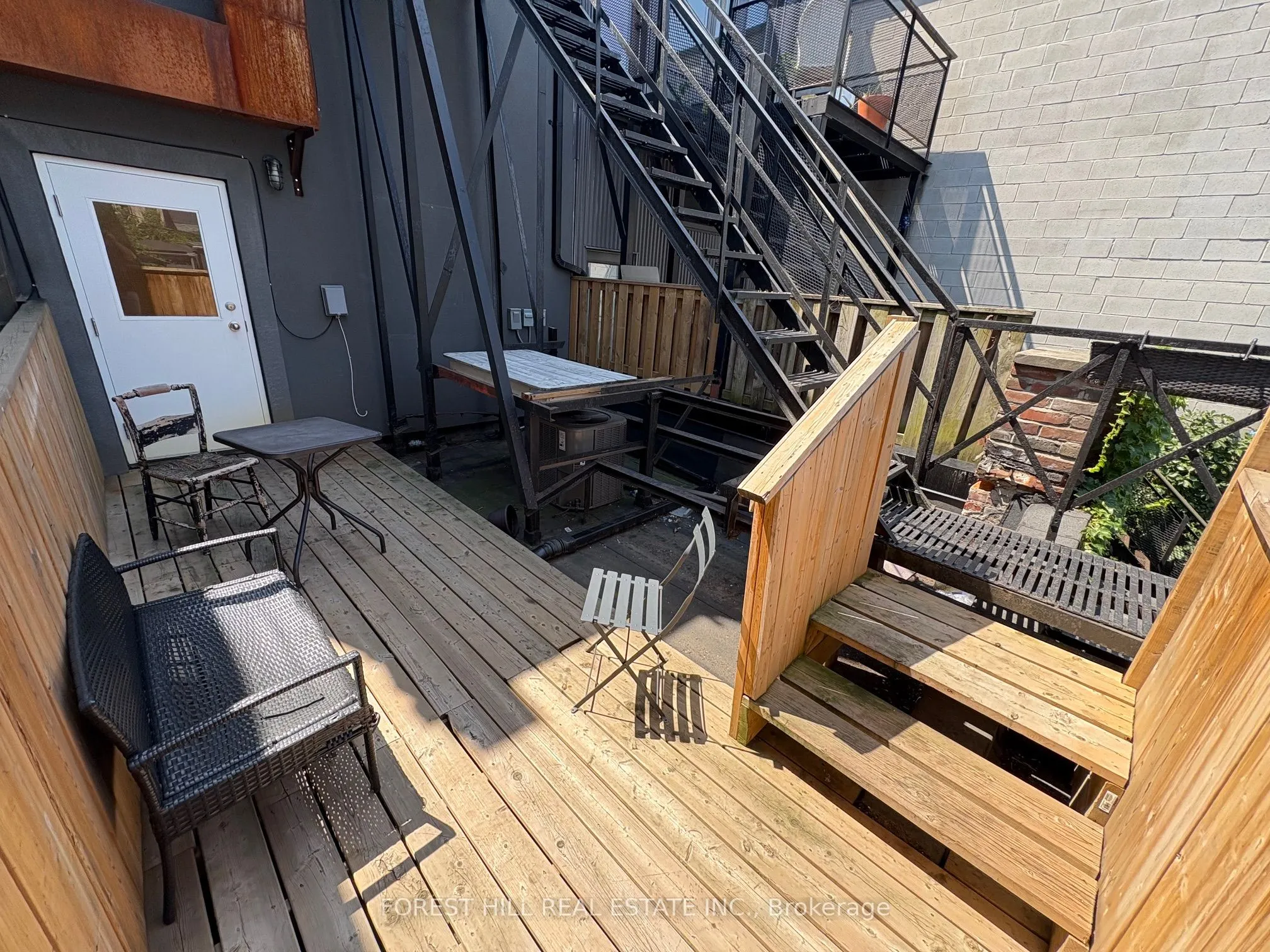 756 Queen Street W, #B