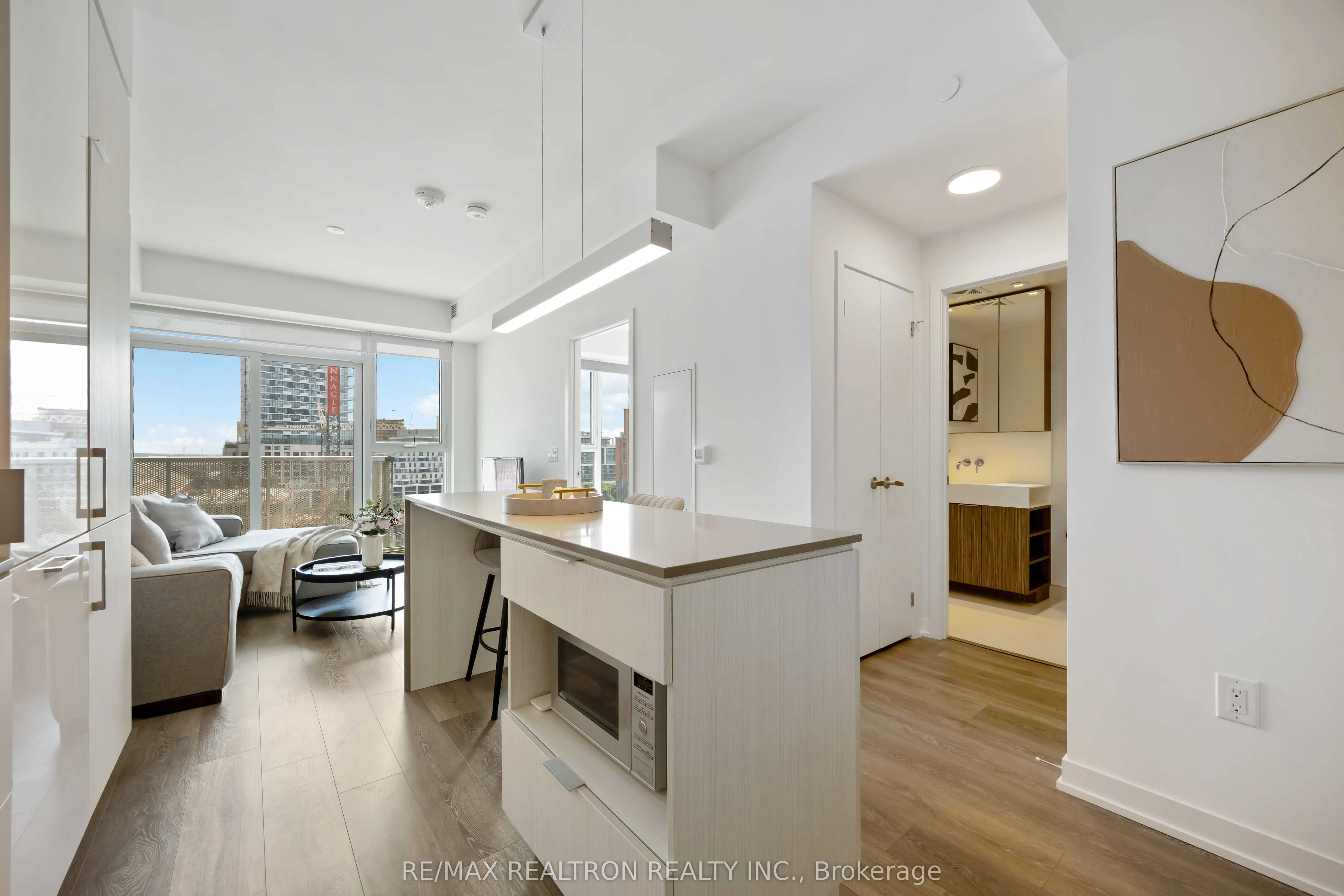 20 Richardson Street, #720
