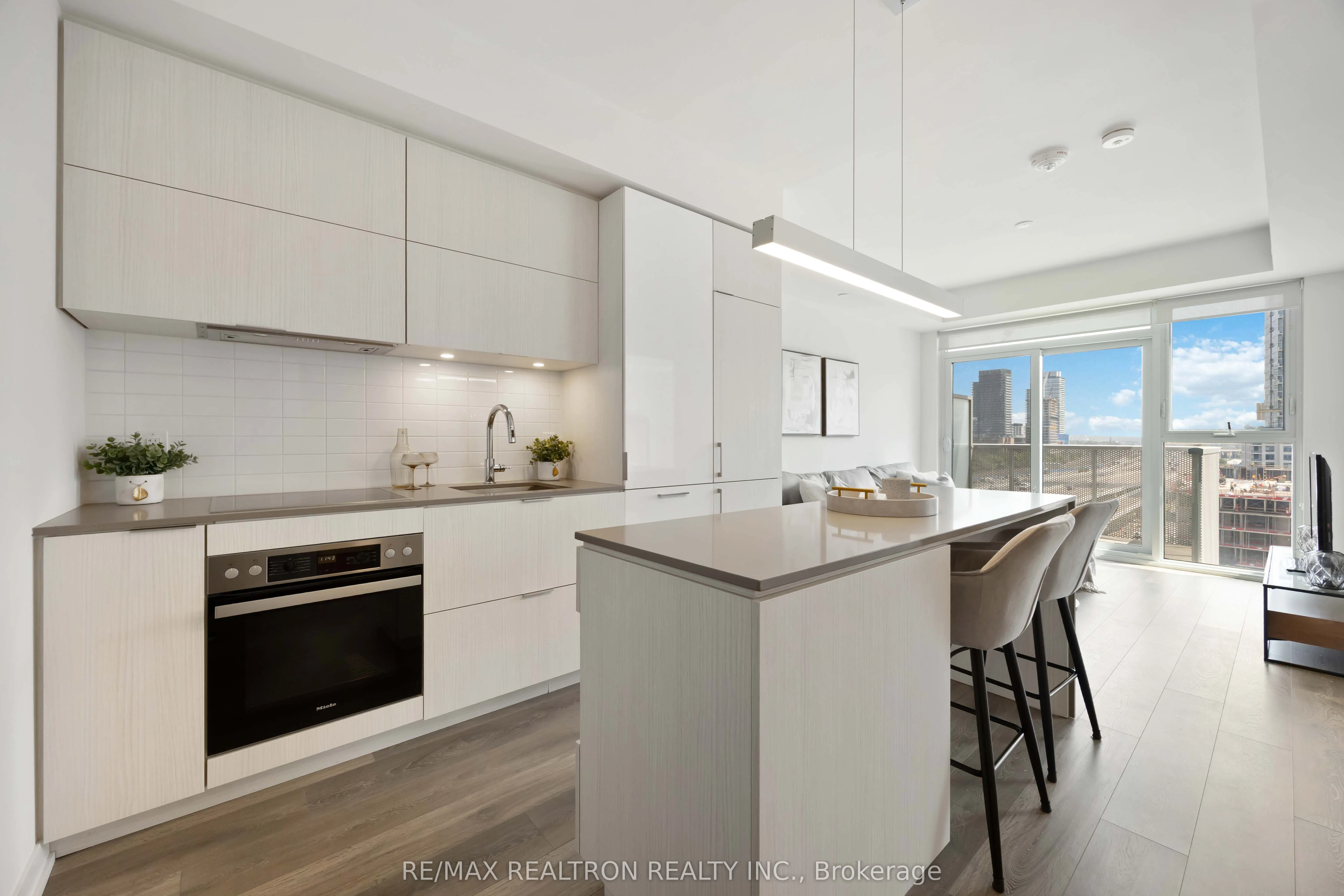 20 Richardson Street, #720