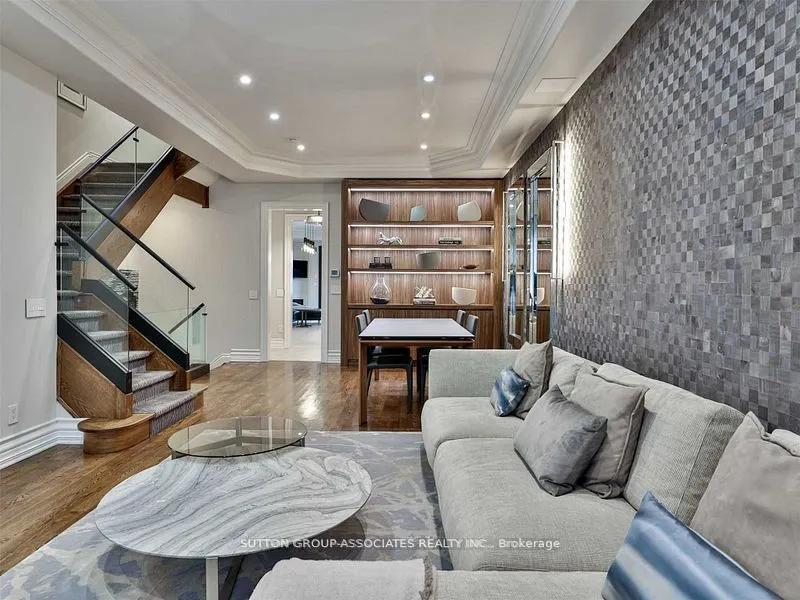 31 Webster Avenue