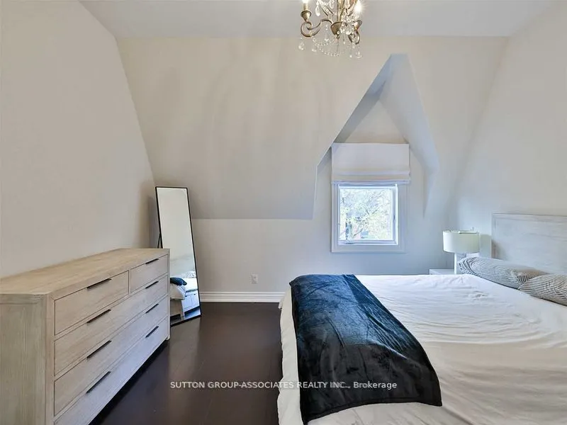 31 Webster Avenue