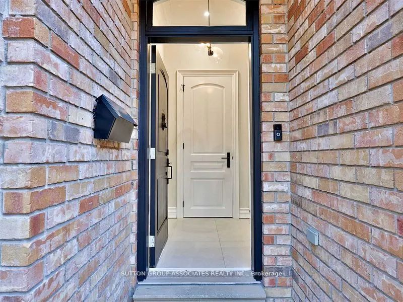 31 Webster Avenue