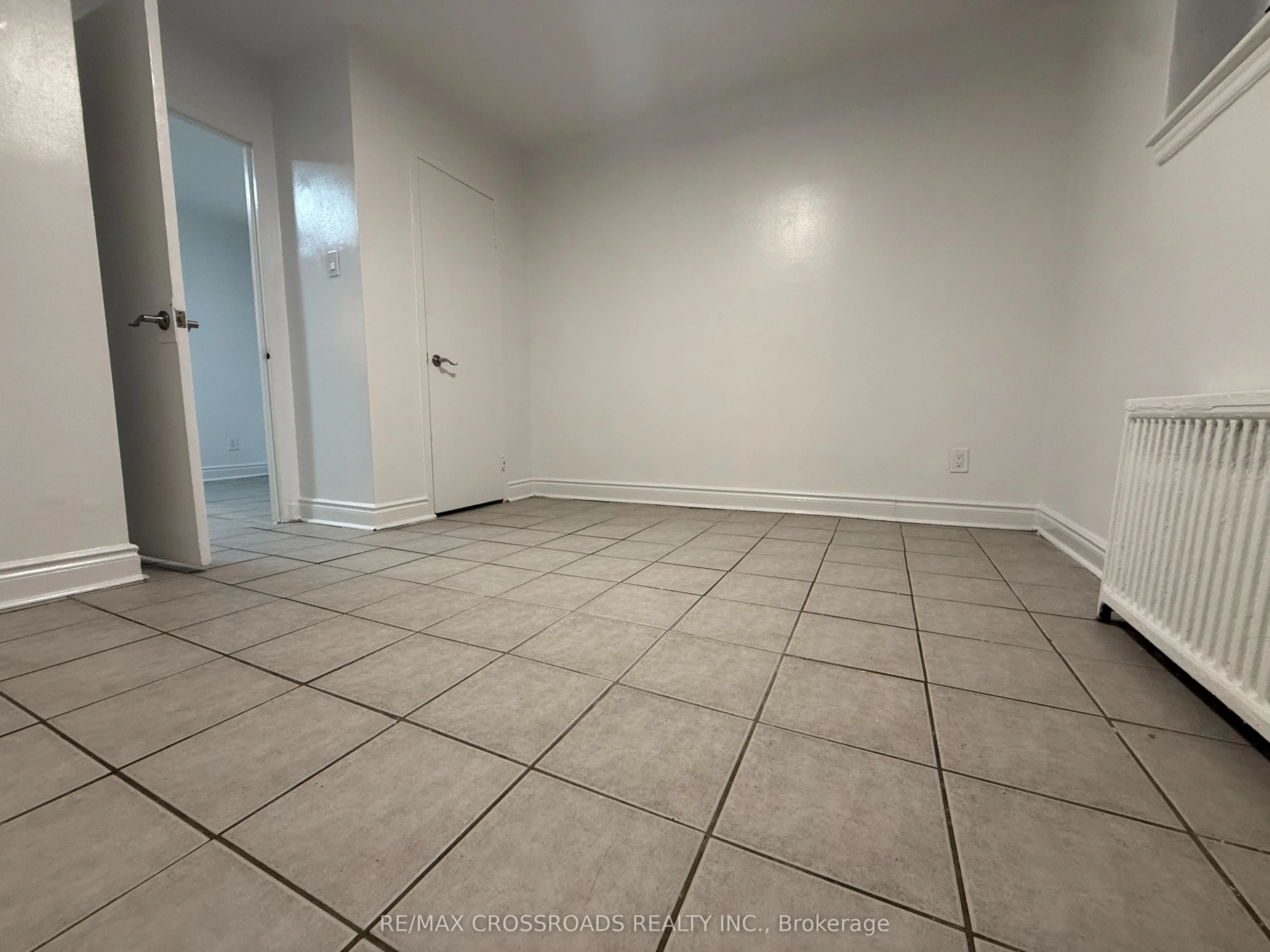 2770 Yonge Street, #B05