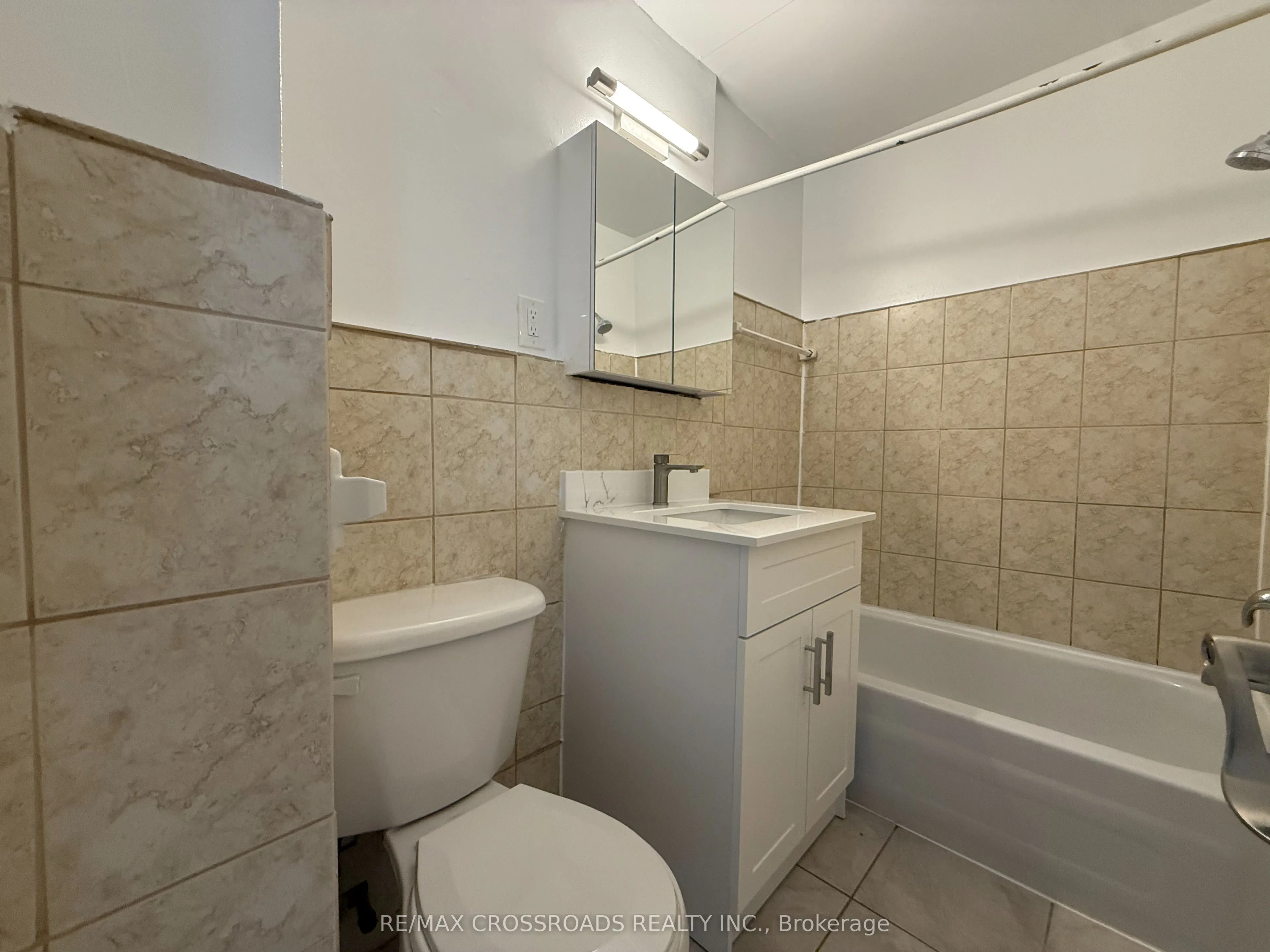 2770 Yonge Street, #B05
