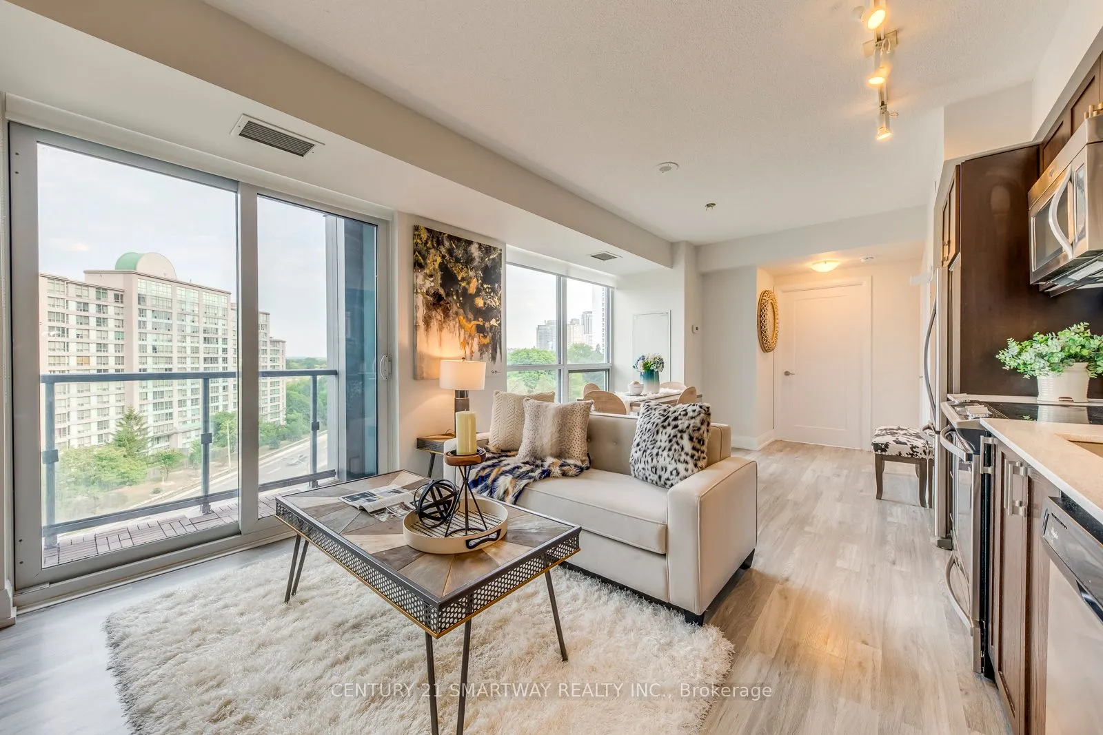 18 Graydon Hall Drive, #905