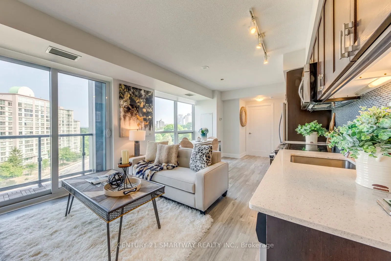 18 Graydon Hall Drive, #905