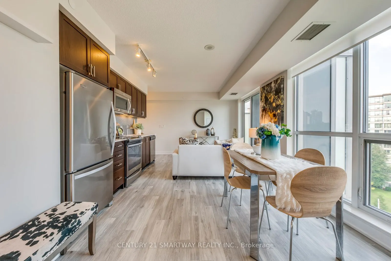 18 Graydon Hall Drive, #905