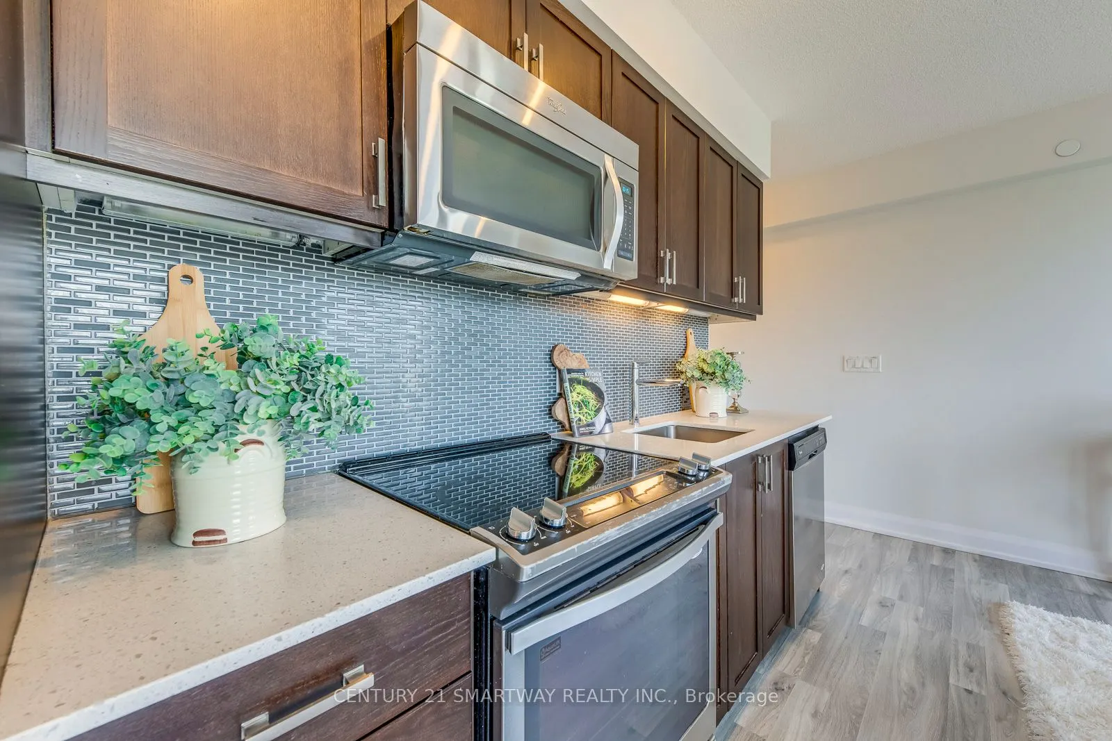 18 Graydon Hall Drive, #905