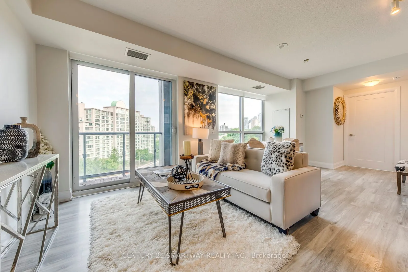 18 Graydon Hall Drive, #905