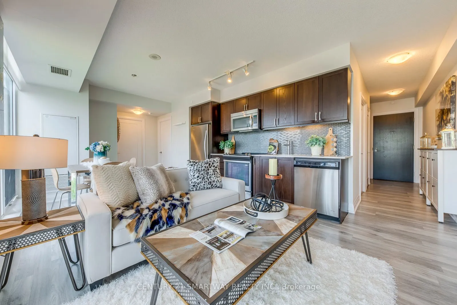 18 Graydon Hall Drive, #905