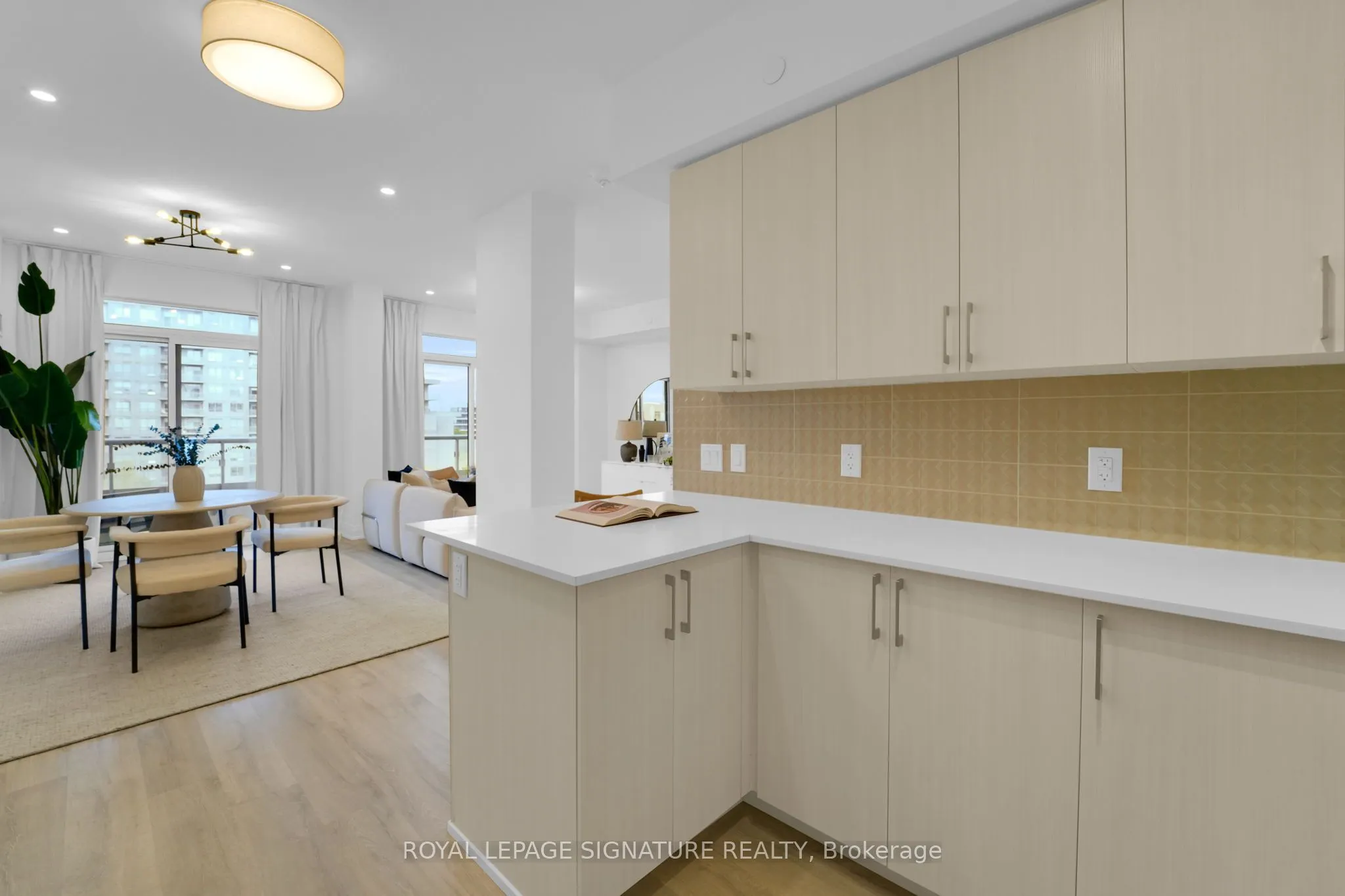 591 Sheppard Avenue E, #910