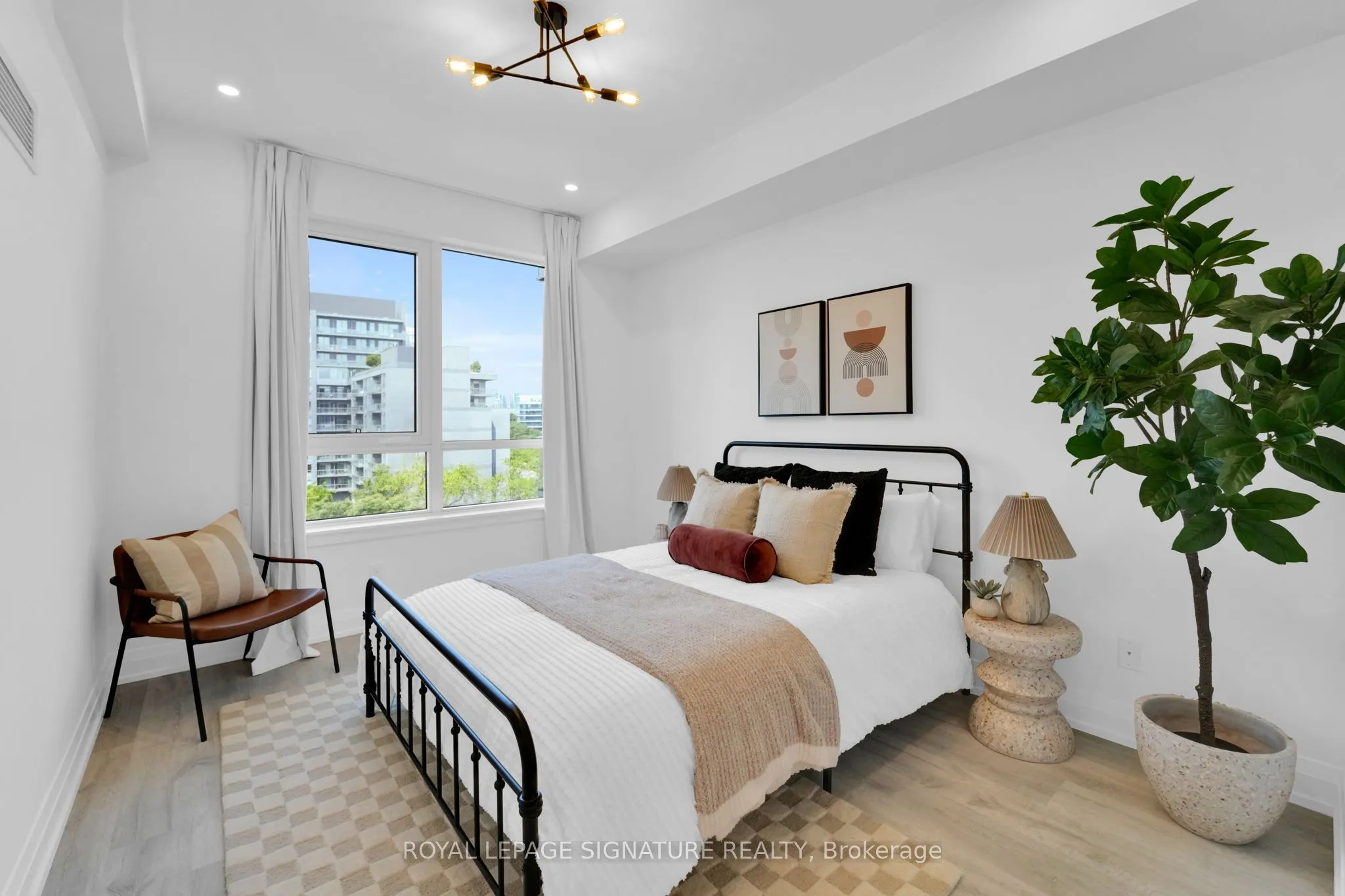 591 Sheppard Avenue E, #910
