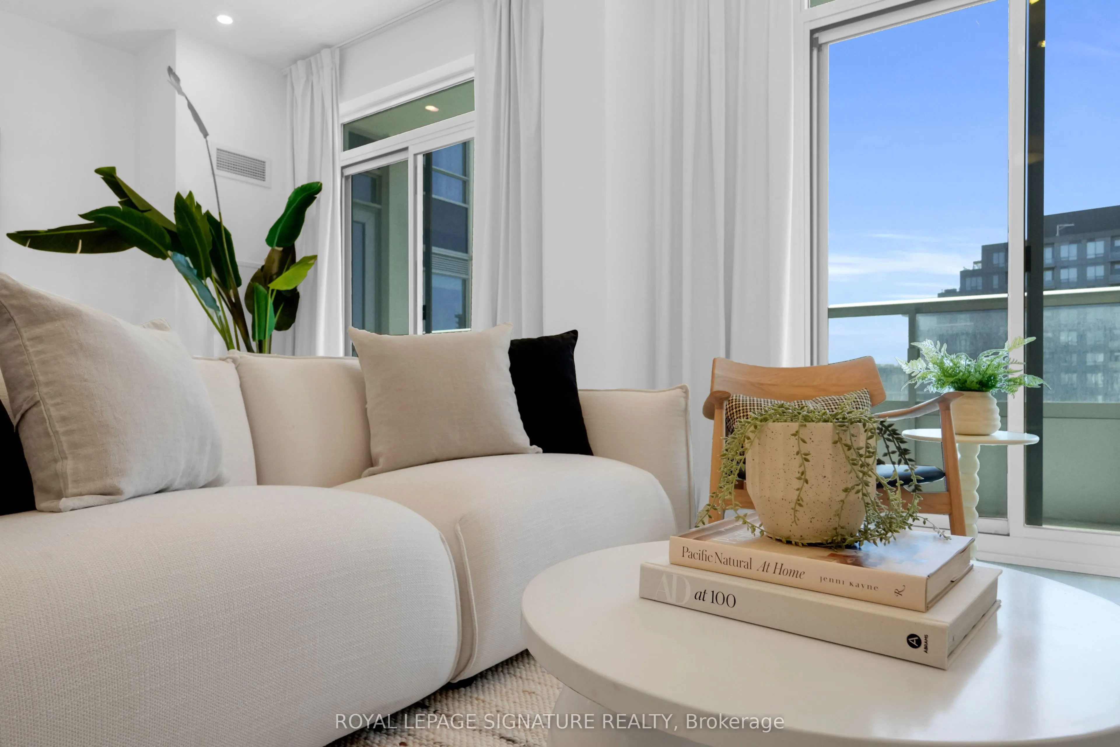 591 Sheppard Avenue E, #910